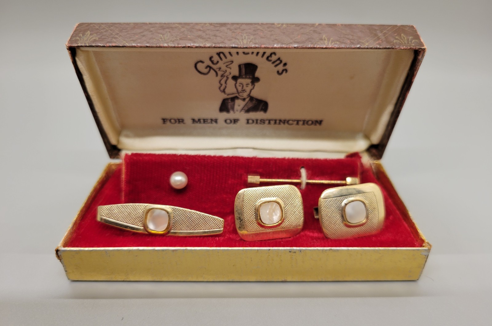 Gentlemen's Men of Distinction Tie Clip Cufflinks Set Necktie Collar Bar In Box