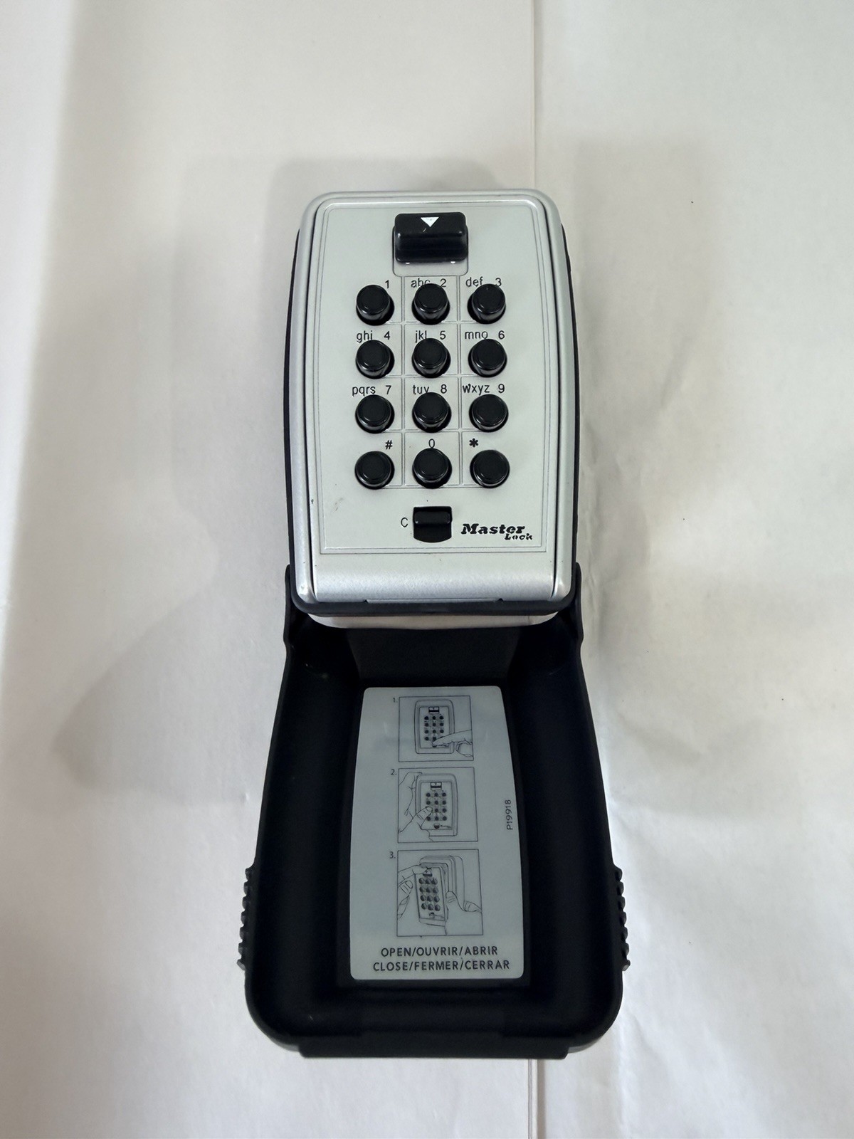New Master Lock 5423D Push Button Wall Mount Key Safe Lock Box Open Box"