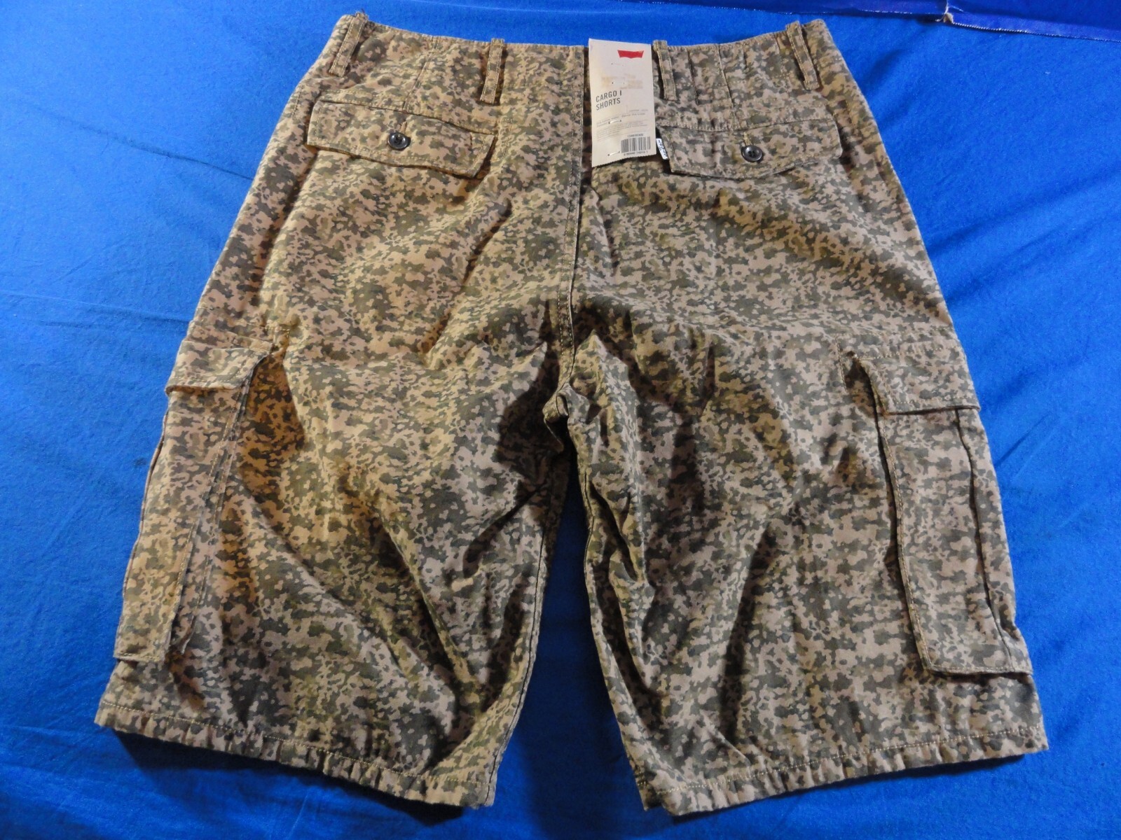 NEW LEVIS BROWN GREEN CAMO BELOW WAIST & KNEE RELAXED FIT CARGO SHORTS WAIST 32
