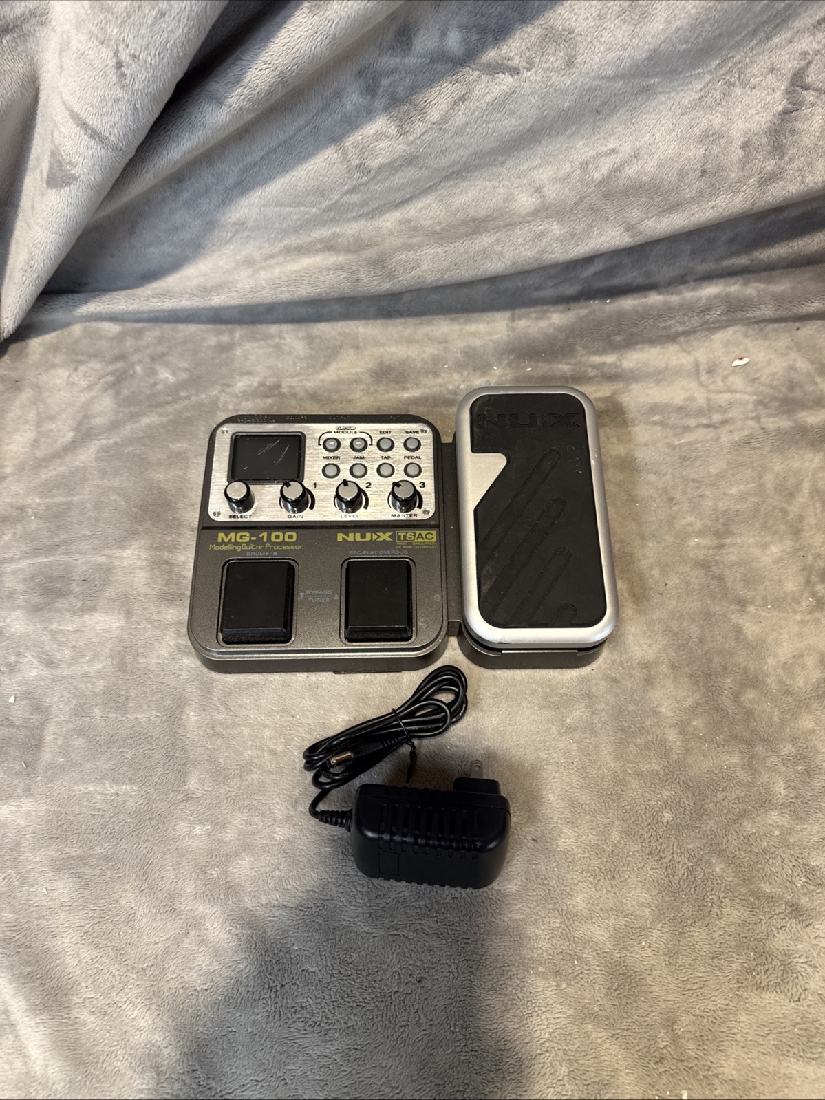 NUX MG-100 Modelling Guitar Effects Processor Assignable Expression Pedal