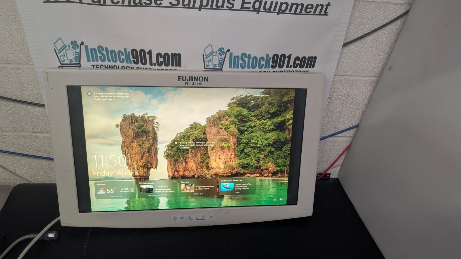 Fujinon Fujifilm NDS Radiance SC-WU26-A1511 26" Surgical Monitor 90X0547