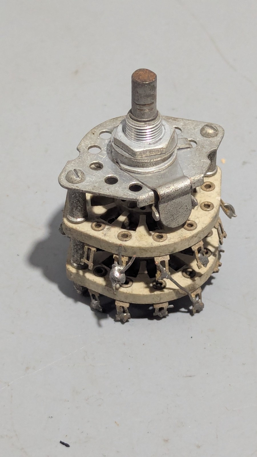 Vintage CRL 2517 Dual-Deck Rotary Wafer Switch Ceramic Radio Selector