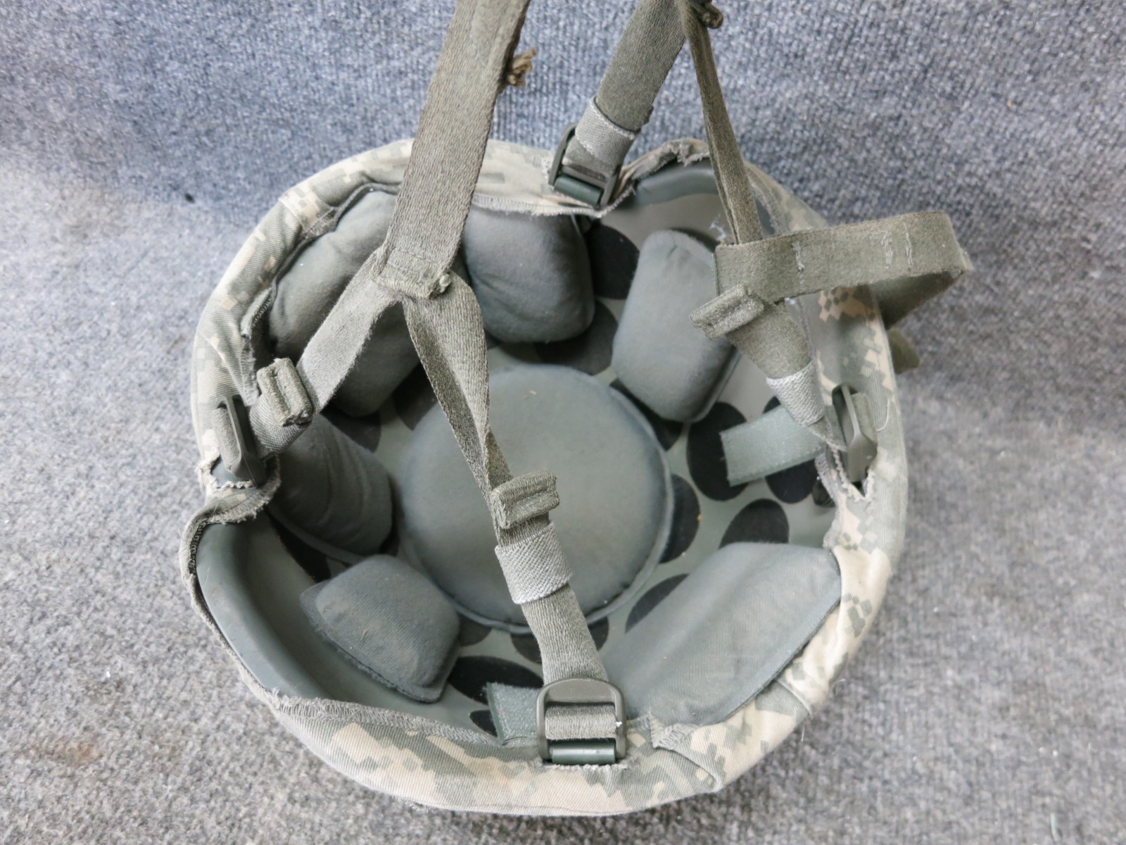 US Military - ACH - Advanced Combat Helmet, missing labels, good used condition.