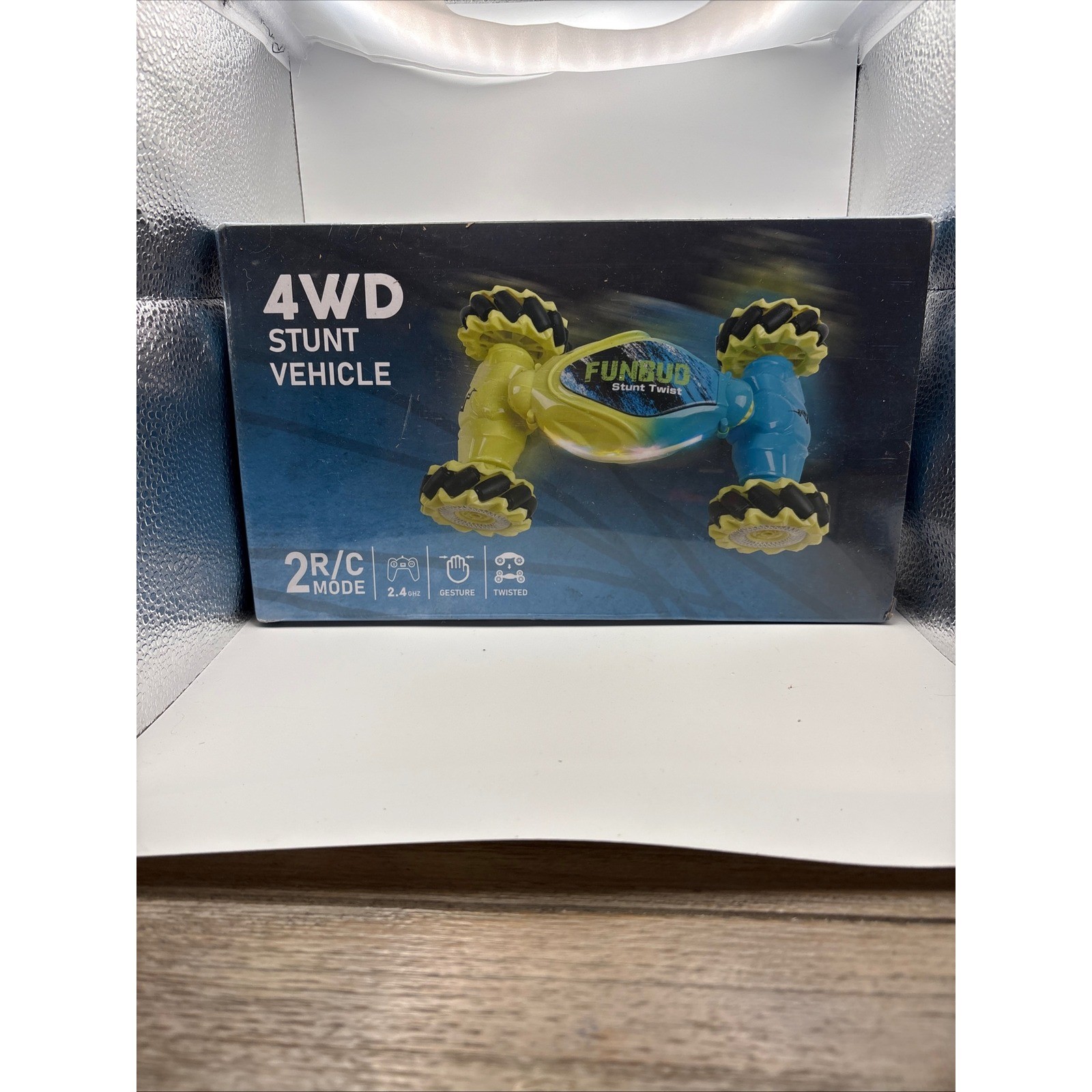 Funbud Stunt Twist 4WD RC Vehicle Gesture Sensing Remote Control Car 1827-35