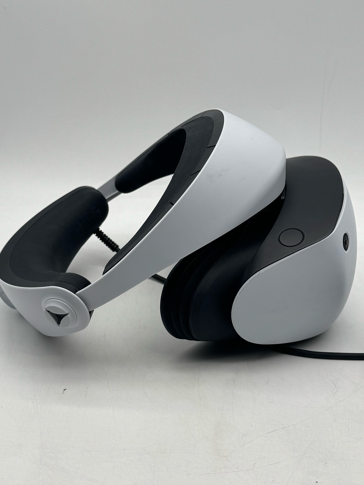 PlayStation VR2 PSVR2 Virtual Reality Headset 4K HDR OLED 120Hz Tracking