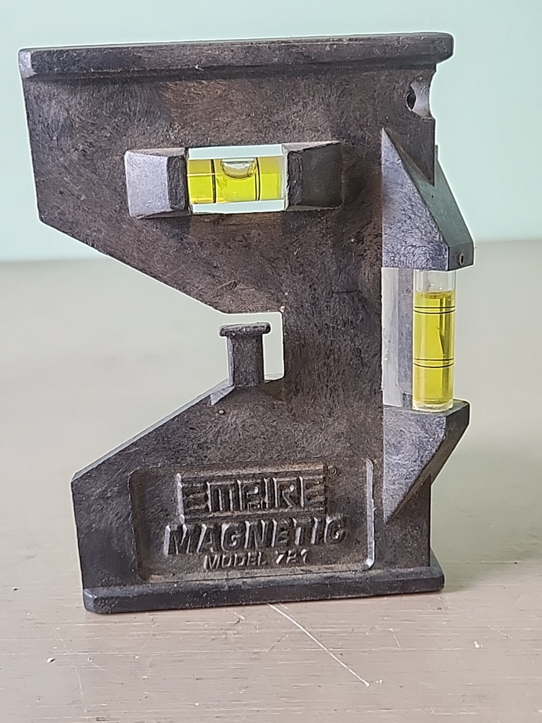 Empire Level 720, 5-1/4 In. Plastic Post & Pipe Multi Level Black K16