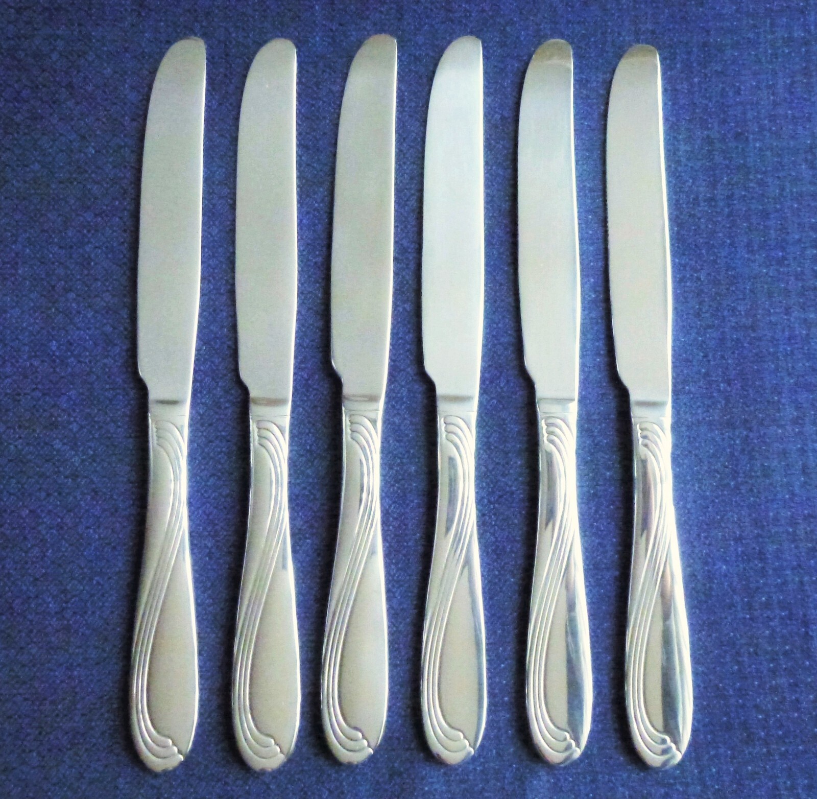 New Oneida CRESTA /CAMBER Scroll Set of 6 Dinner Knives Stainless Flatware