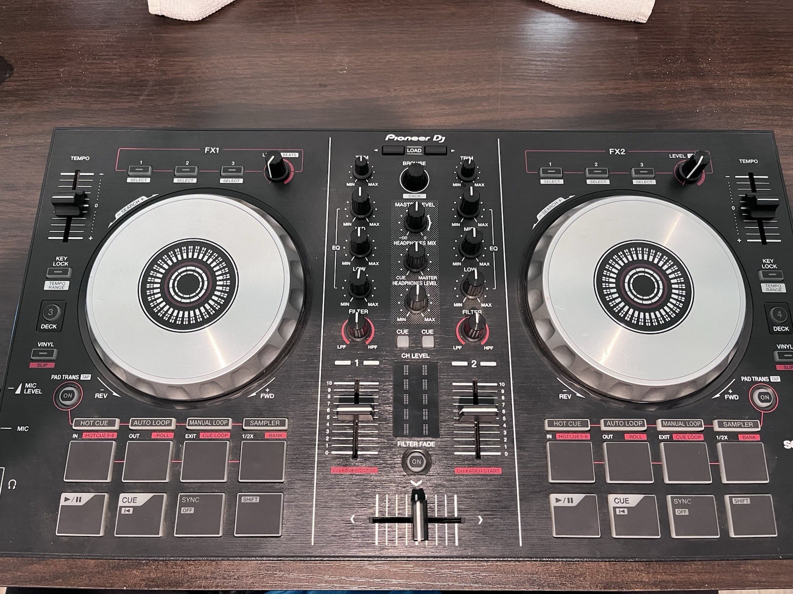 Pioneer DDJ-SB2 USB 2-Channel Serato Performance DJ Mixing Controller System