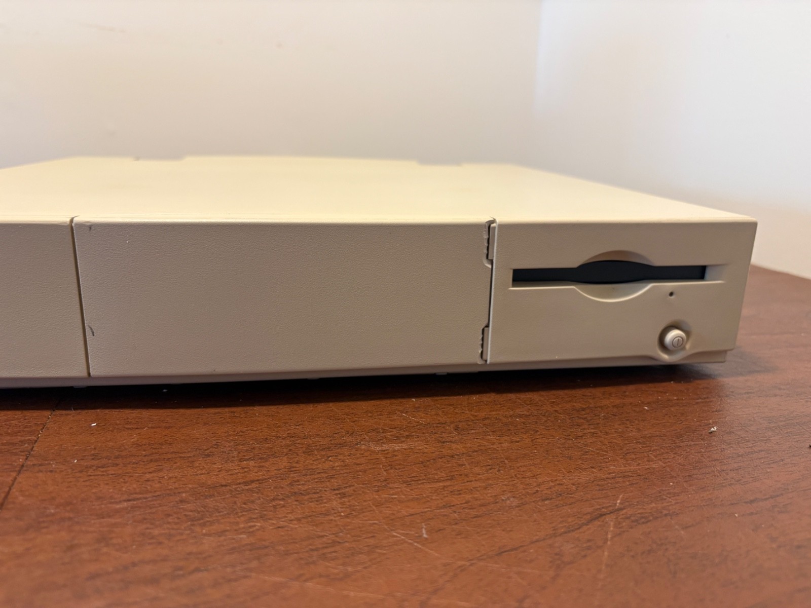 Apple Macintosh Quadra (Centris) 610 - Tested & Working
