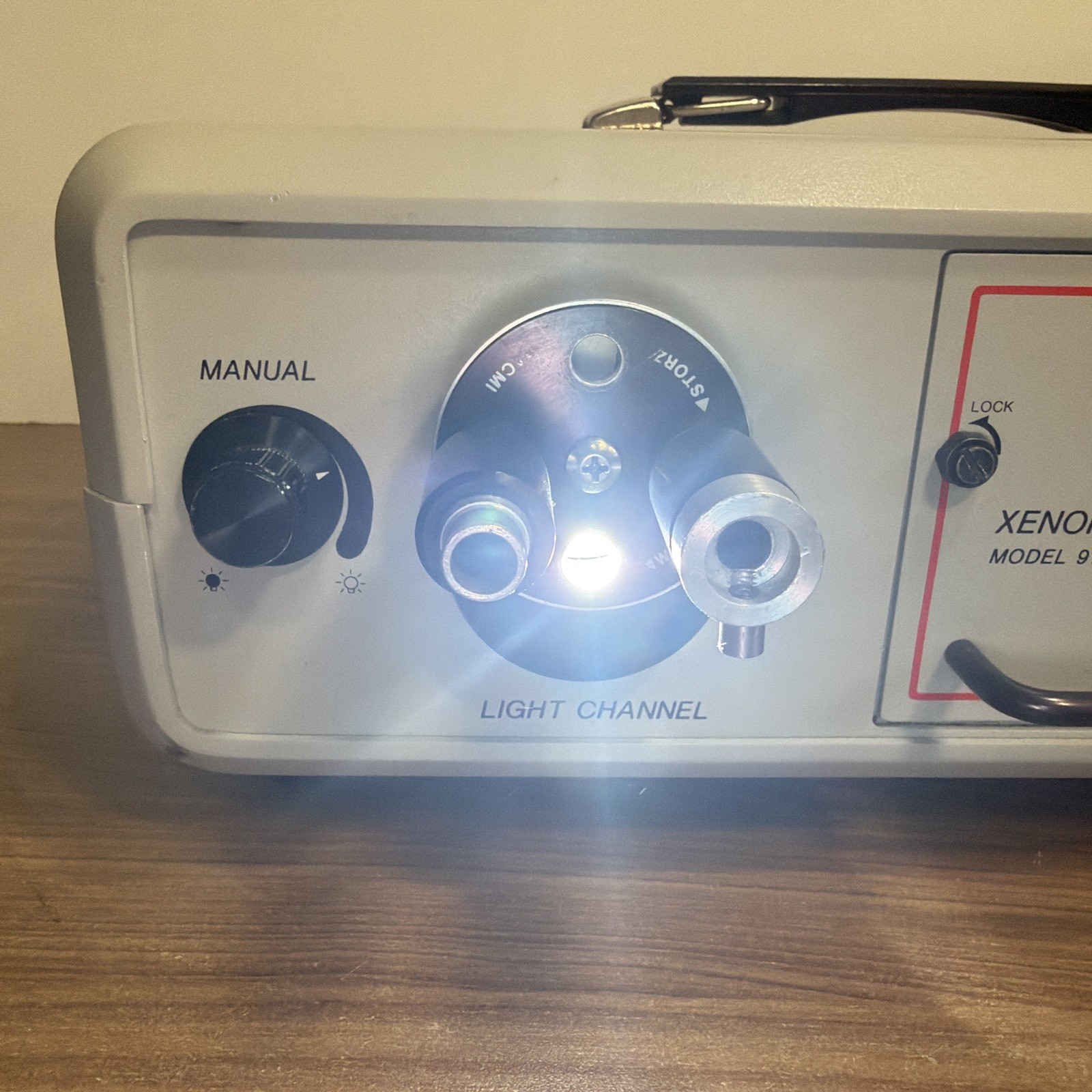 Luxtex 9175 Series 9000 Model Light Source with Power Cord