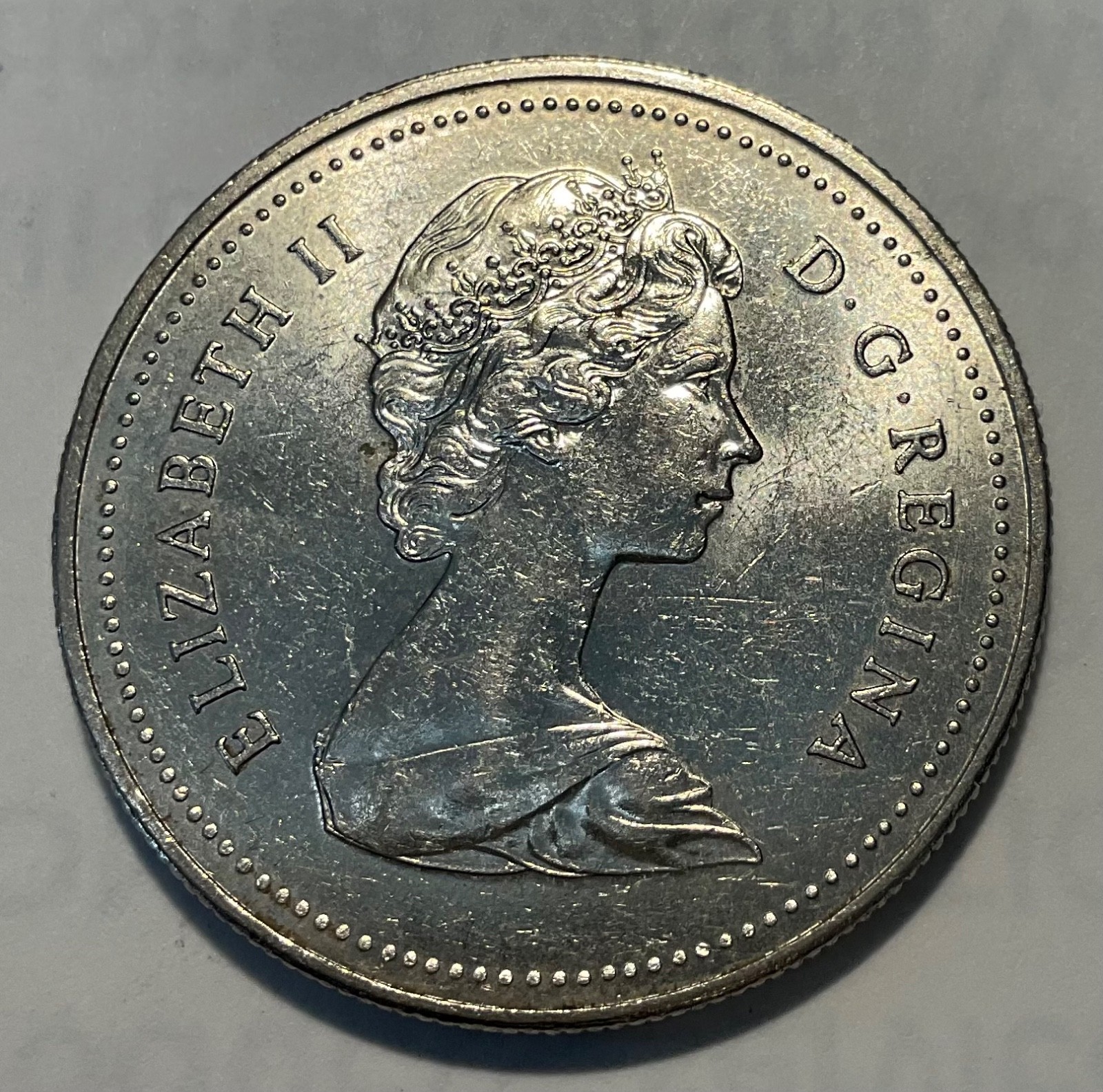 1980 CANADA dollar coin appears uncirculated