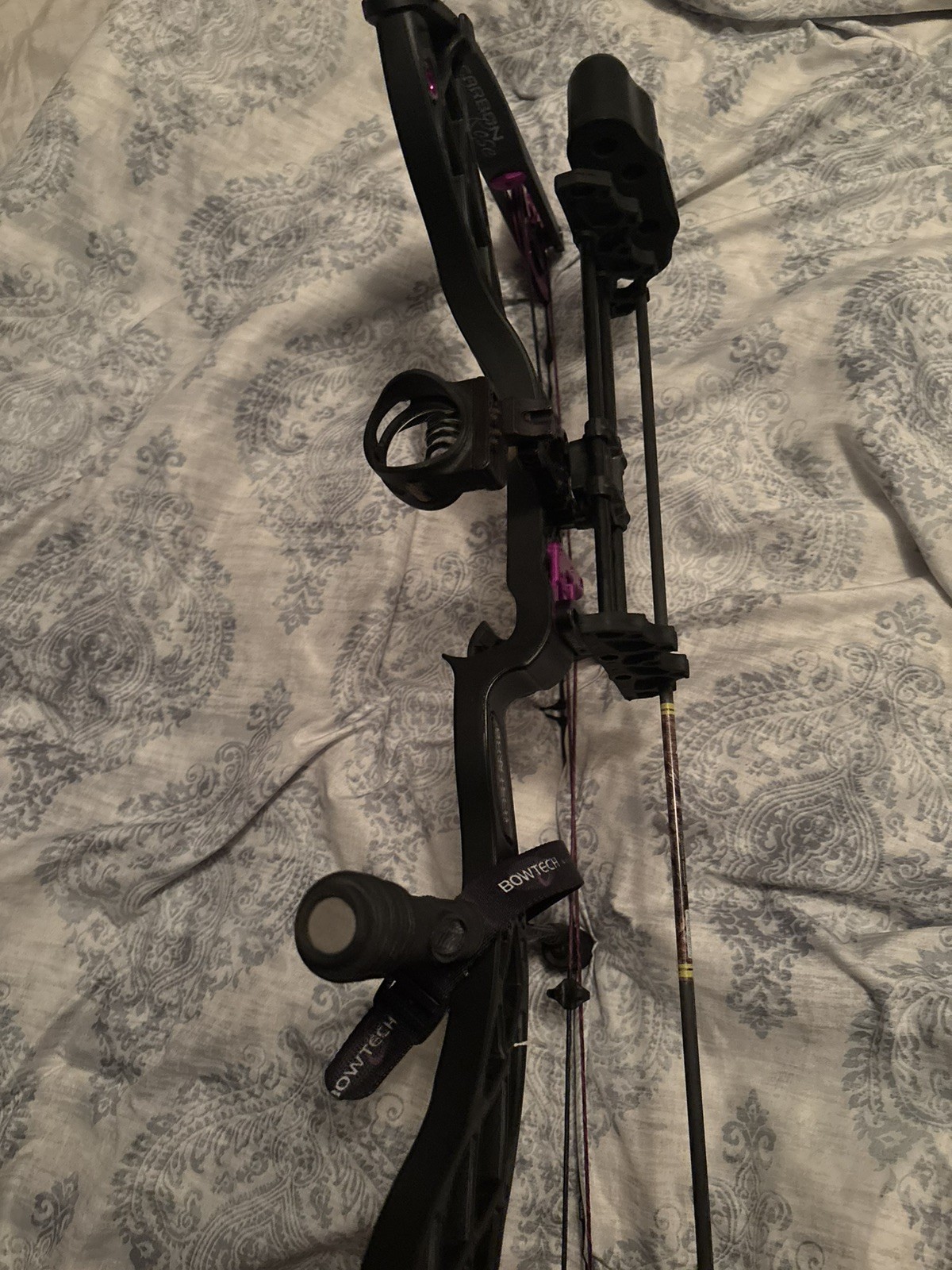 Bowtech Black & Purple Compound Bow with Sight, Arrow Rest & Stabilizer Women
