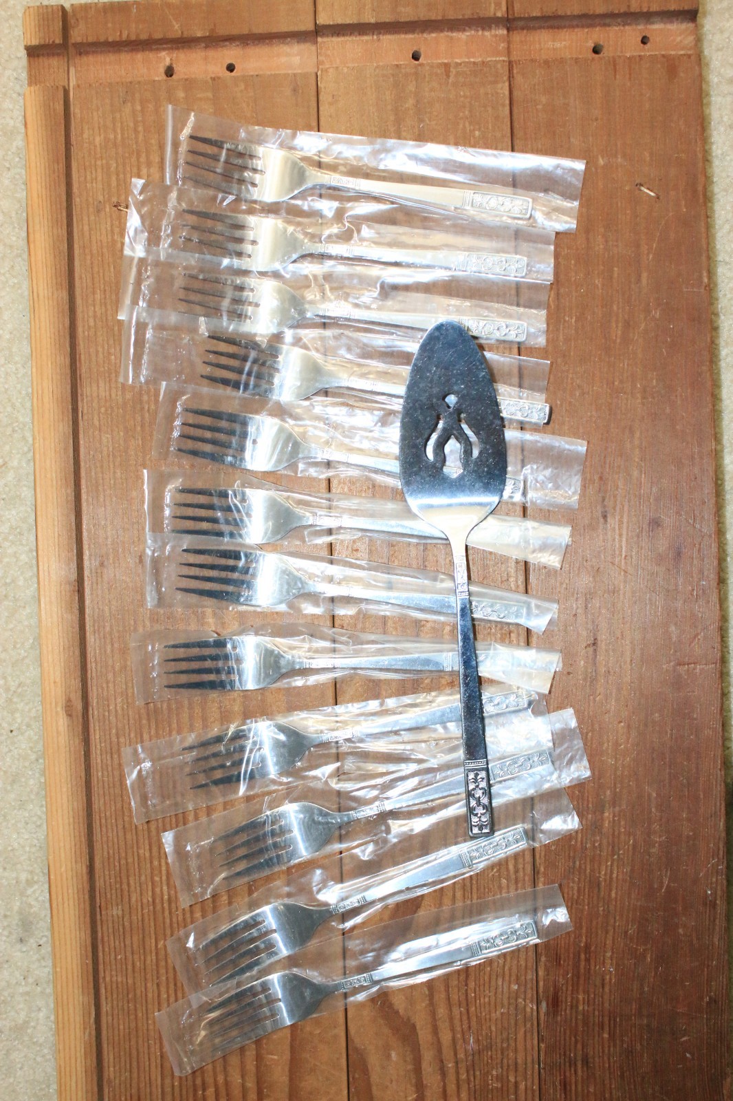 lot of 13 Customcraft  Fleur de Lis Flatware Silverware 1 server; 12 new forks