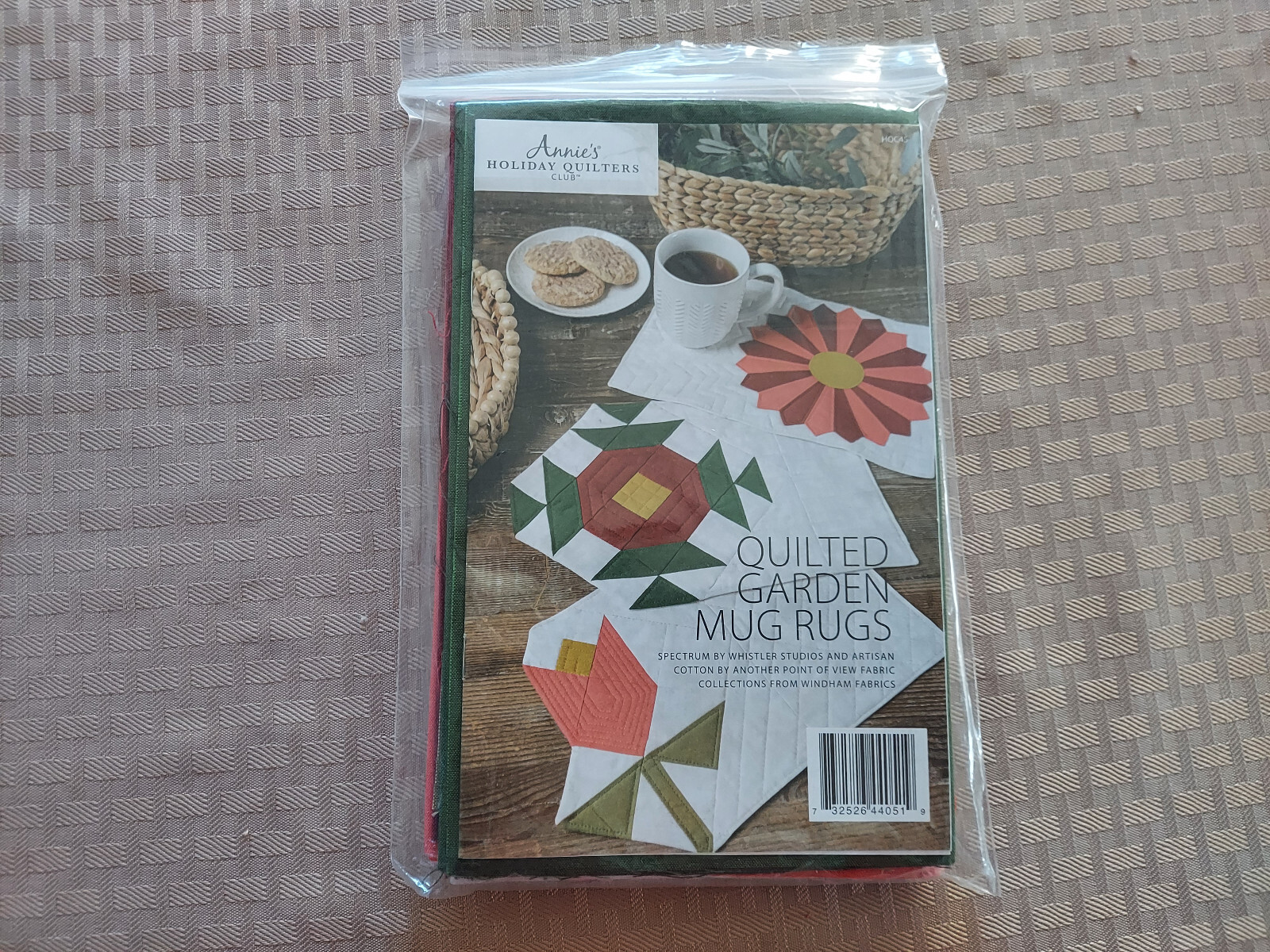 Annie's Holiday Quilters Quilted Garden Mug Rugs Fabric