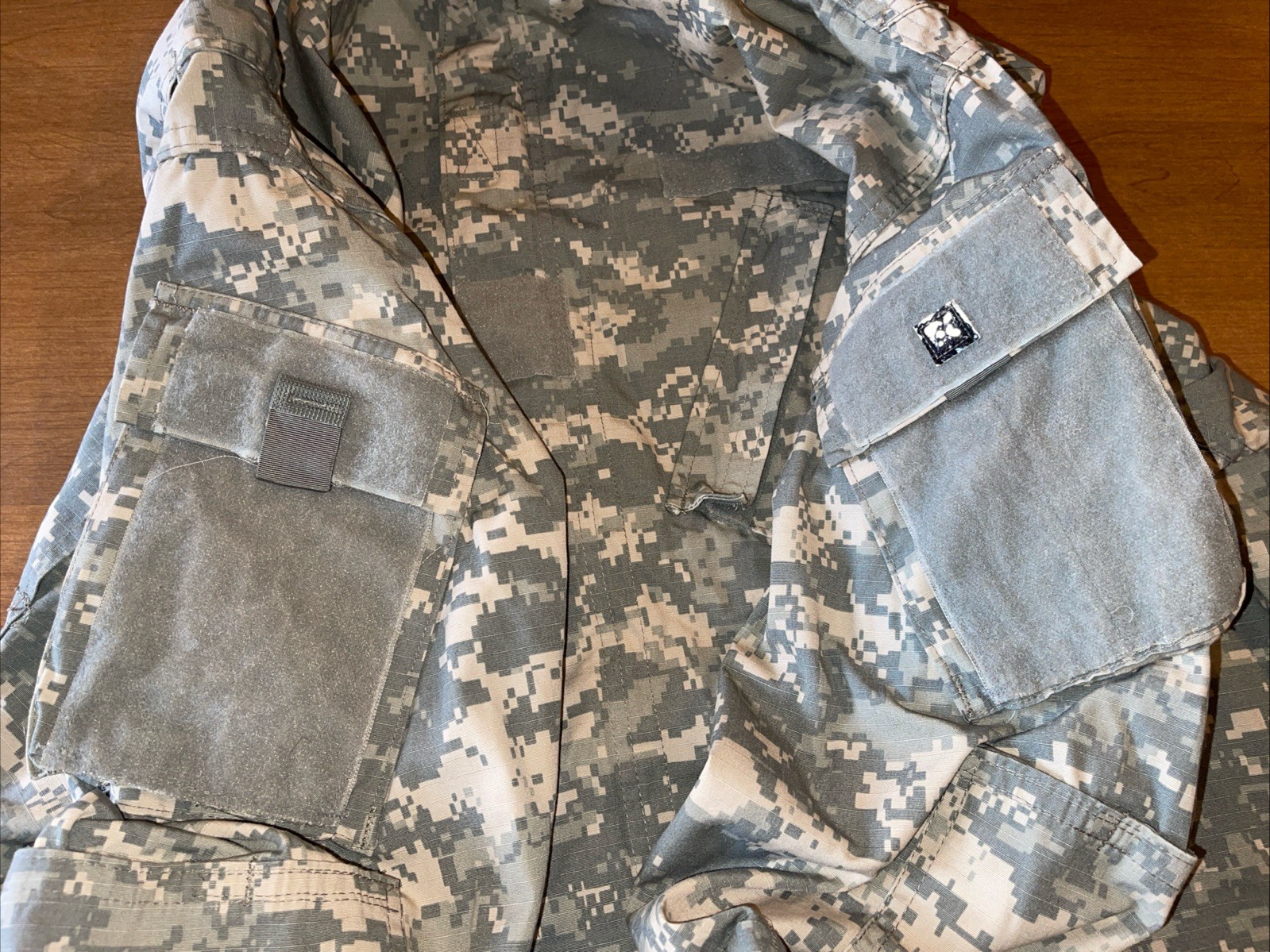 US Army ACU Combat Jacket Medium Regular Digital Camo Ripstop 2000s Military
