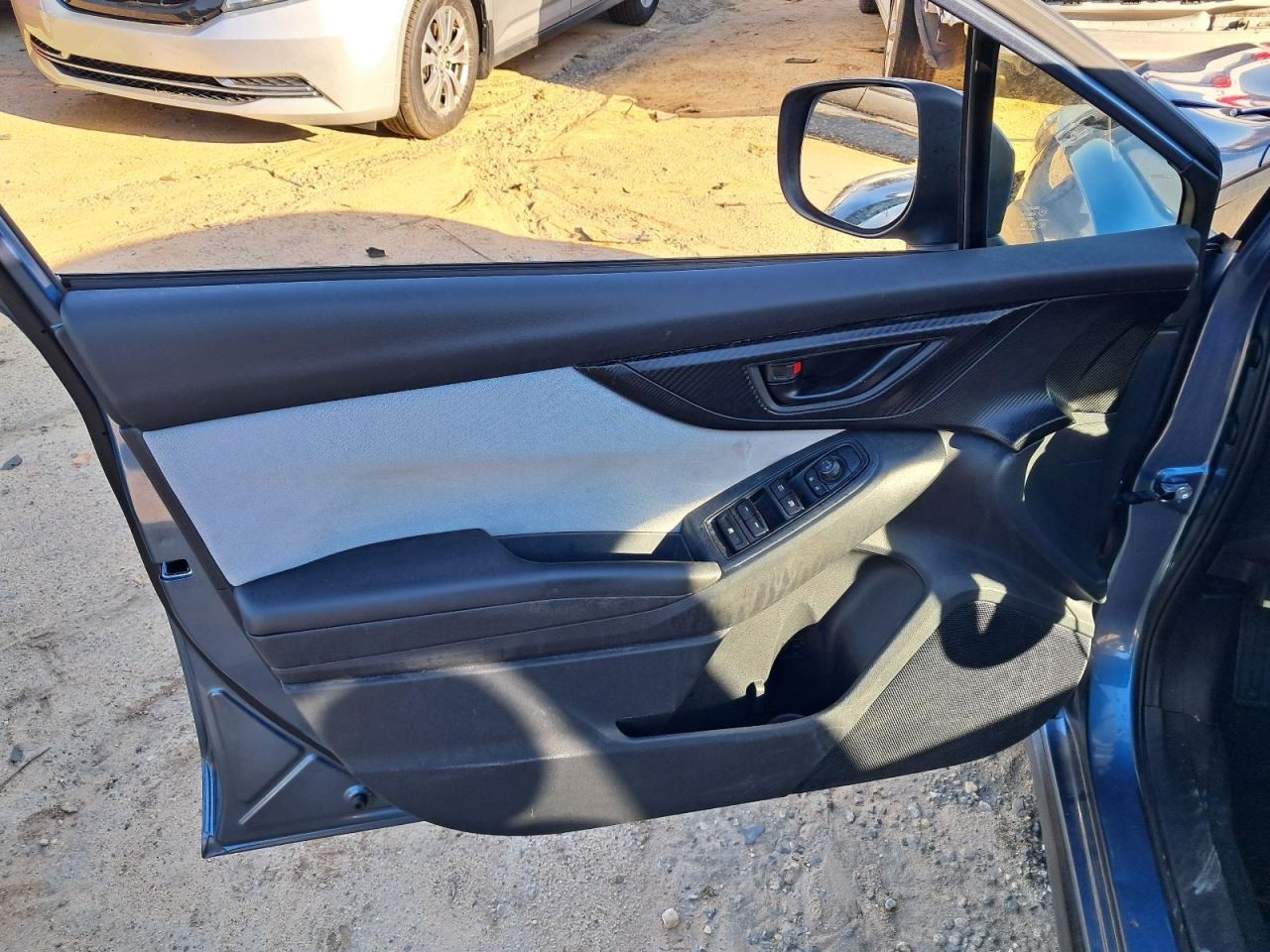 XV CROSST 2018 Glove Box 4856277