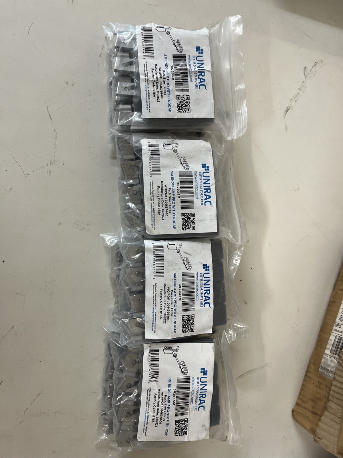 Unirac Pro Series End Clip With Endcap 302035M Pack Size 4