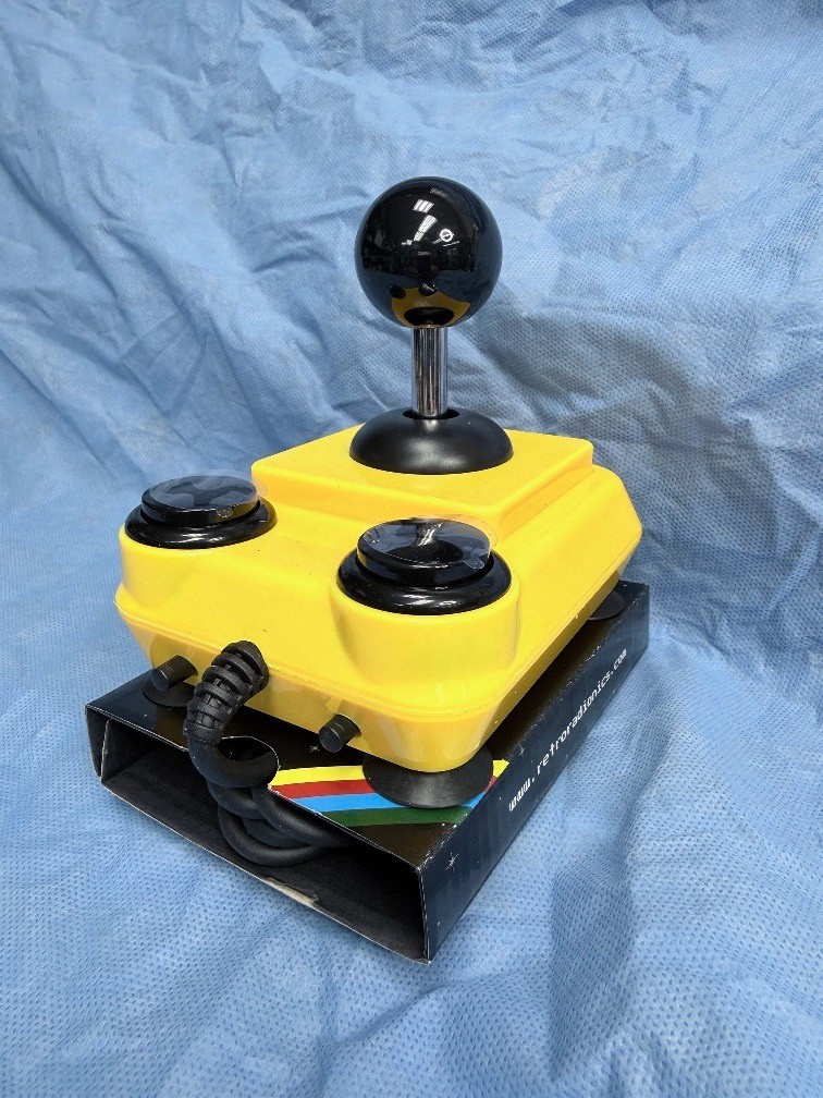 ArcadeR 9-pin (DB9) standard Retro Joystick - Yellow