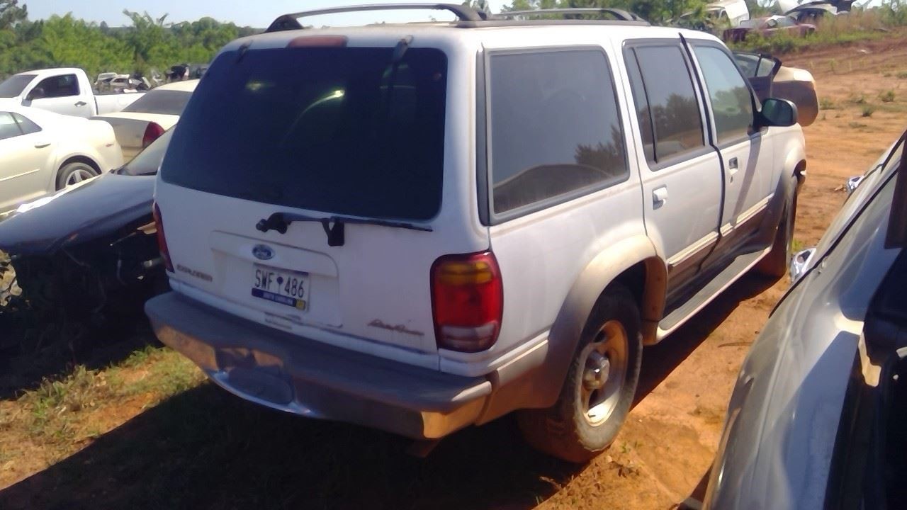 Driver Front Spindle/Knuckle 4 Door Knuckle Fits 98-01 EXPLORER 287912