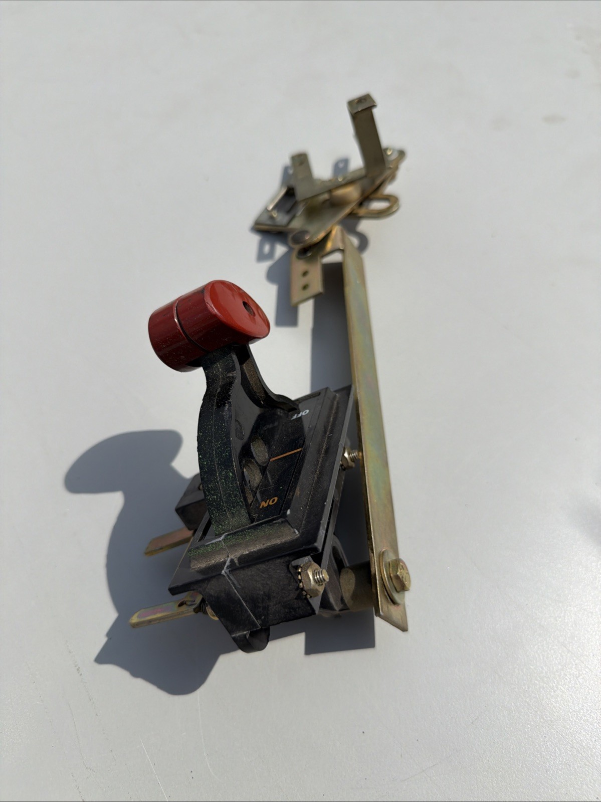 General Electric (GE) Disconnect Switch Handle Assembly 204B4050VS