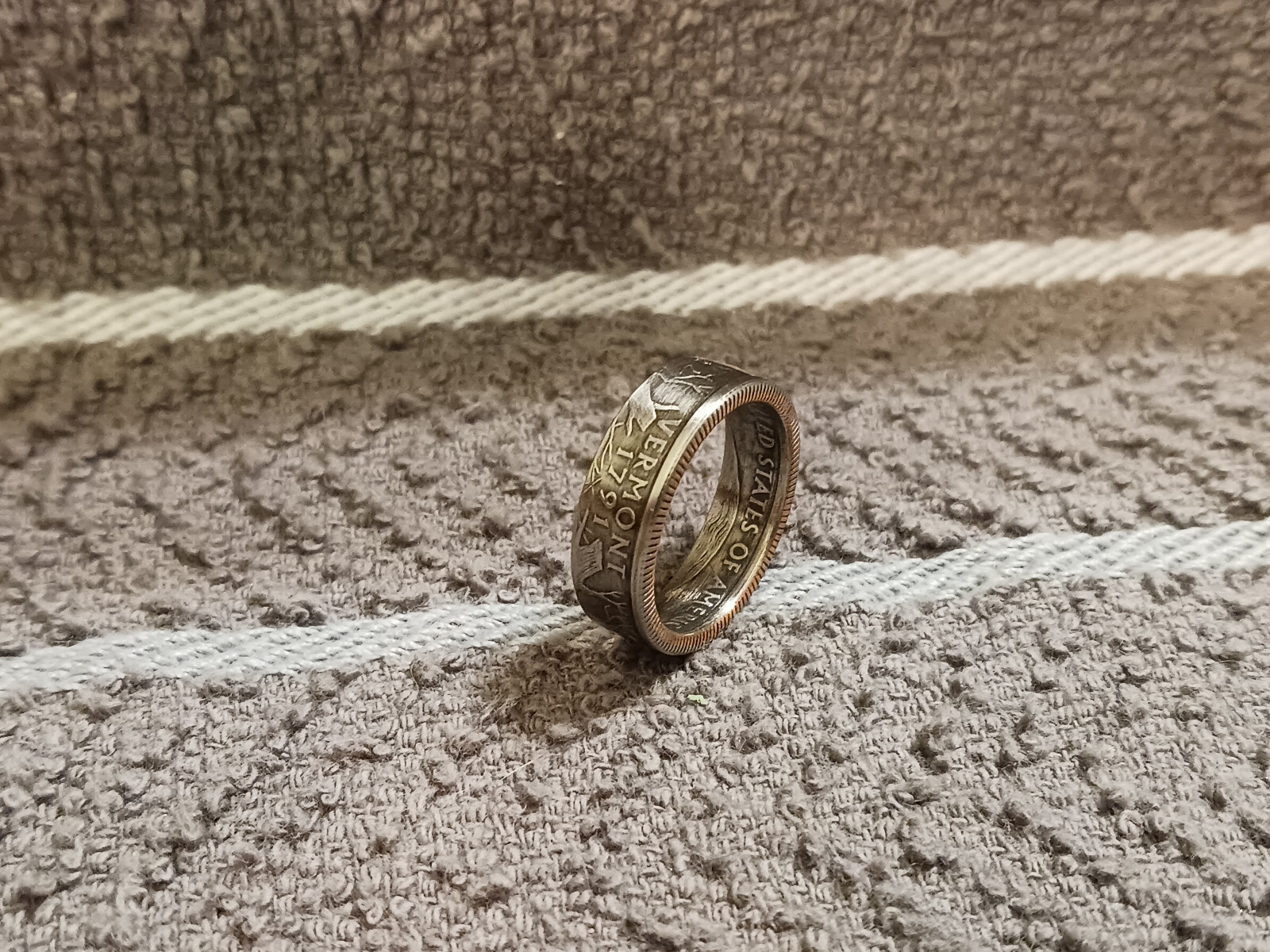 Vermont Handcrafted   Washington Quarters coin ring, 2001,  size 7