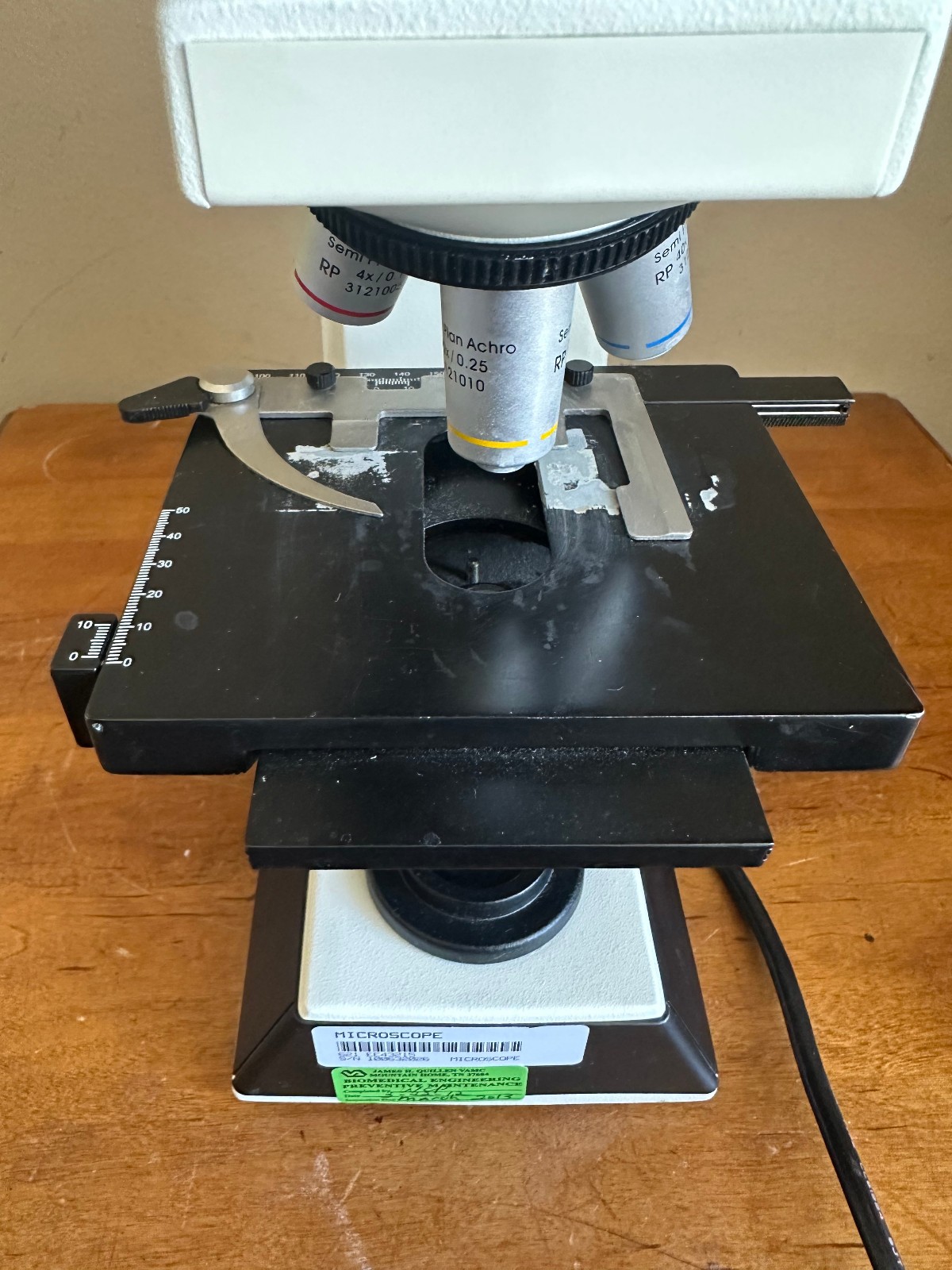 Seiler Instrument Microlux III Binocular Microscope w/4x 10x 40x 100x Objectives