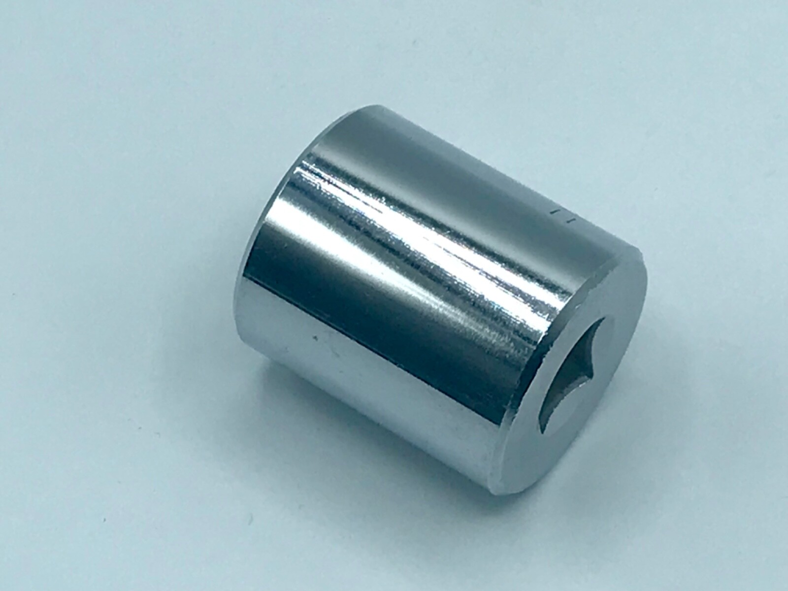 Husky 1-1/8" Socket, 1/2'' Drive, 12 Point, 25036