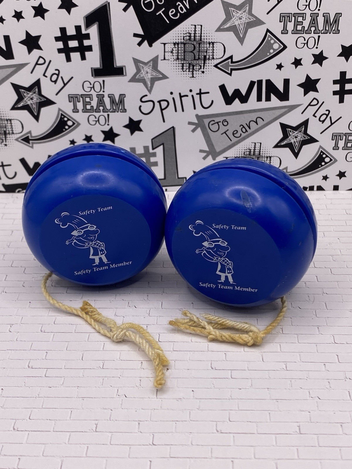 Vintage Blue Plastic Yo-Yo 77 kids by American Eagle
