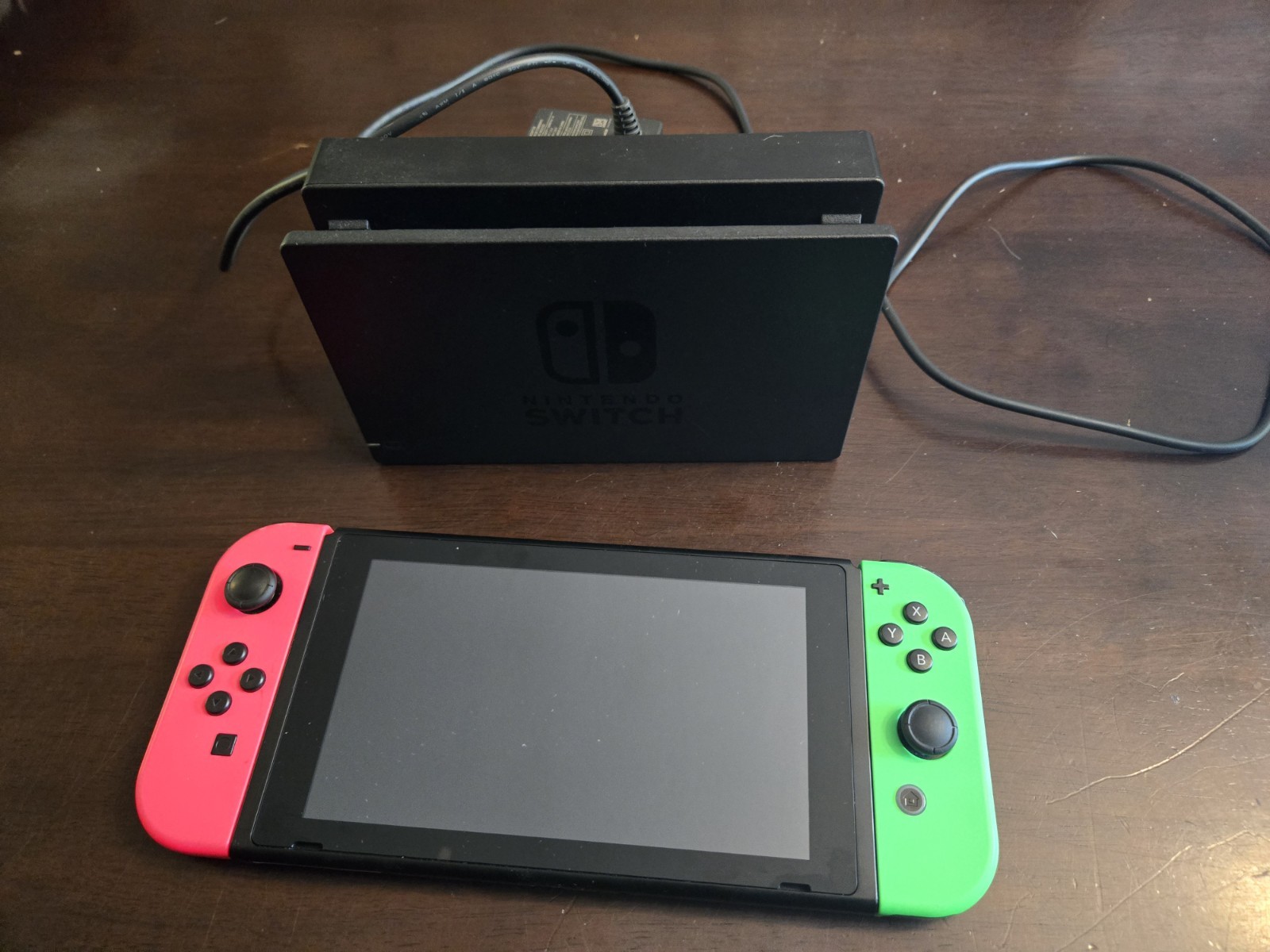 Nintendo Switch 32gb With Dock And Joycons