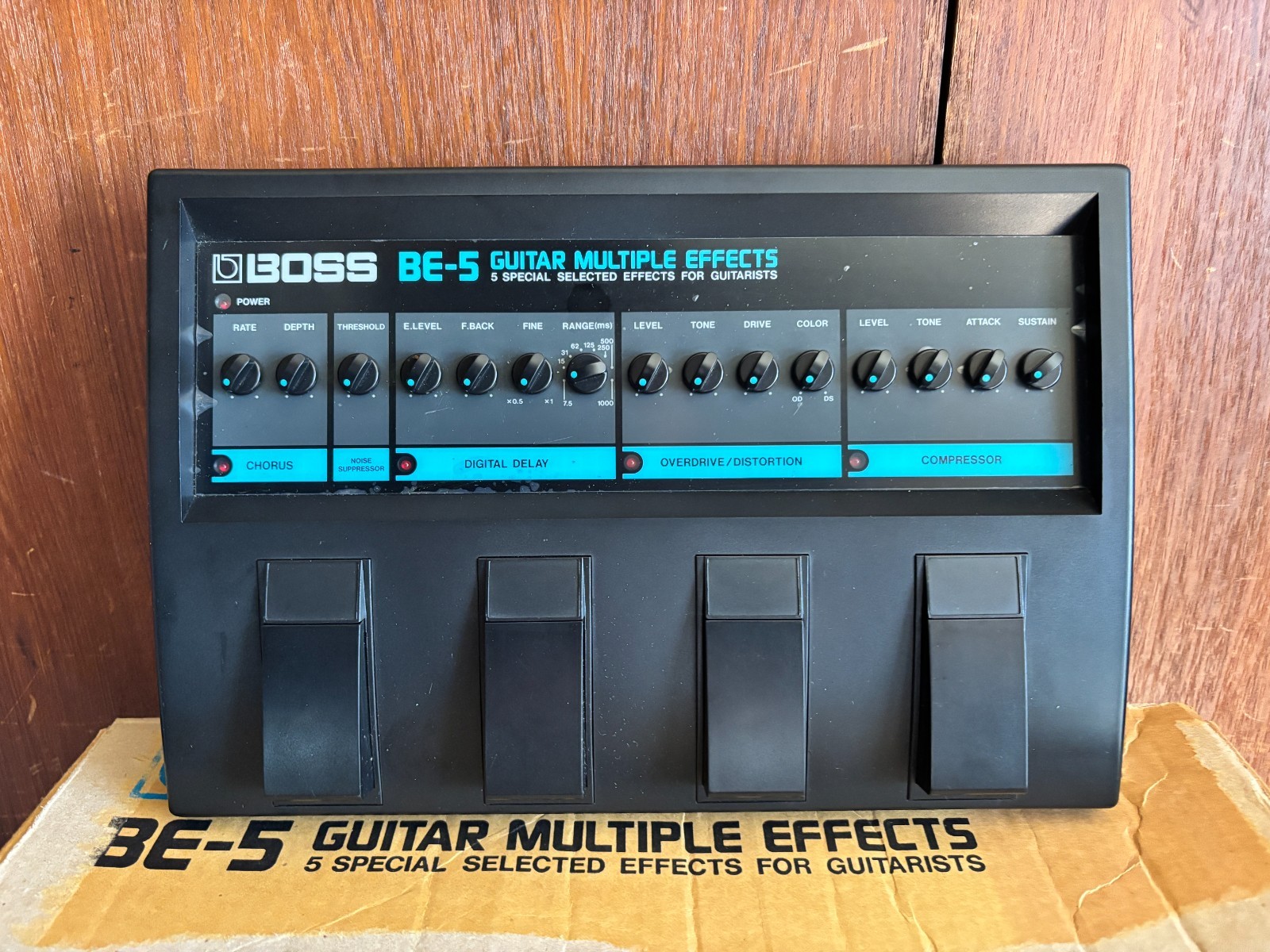 BOSS BE-5 GUITAR MULTIPLE EFFECTS w/ box