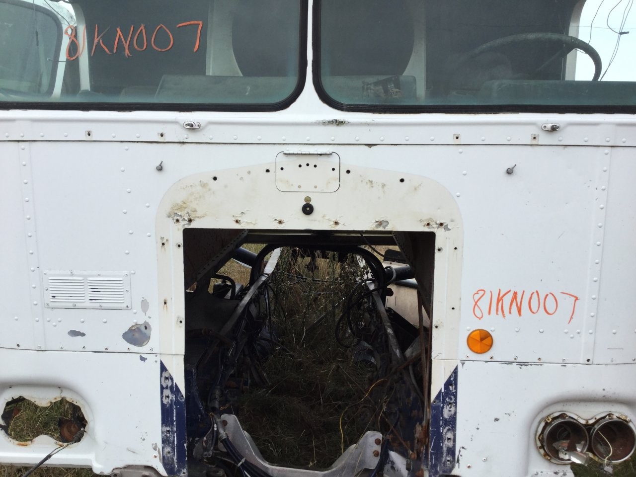 Kenworth K100 ALUMINUM CAB, CENTER Panel