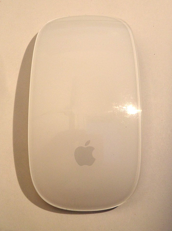Apple Magic Mouse A1296 3VDC Wireless Bluetooth Genuine OEM Used Tested & Works