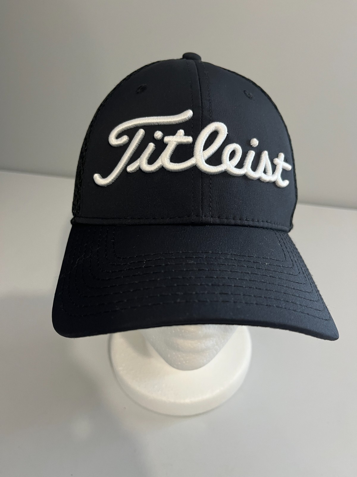 Titleist Footjoy FJ Pro V1 Golf Hat Cap Black White Fitted Cap M-L Performance