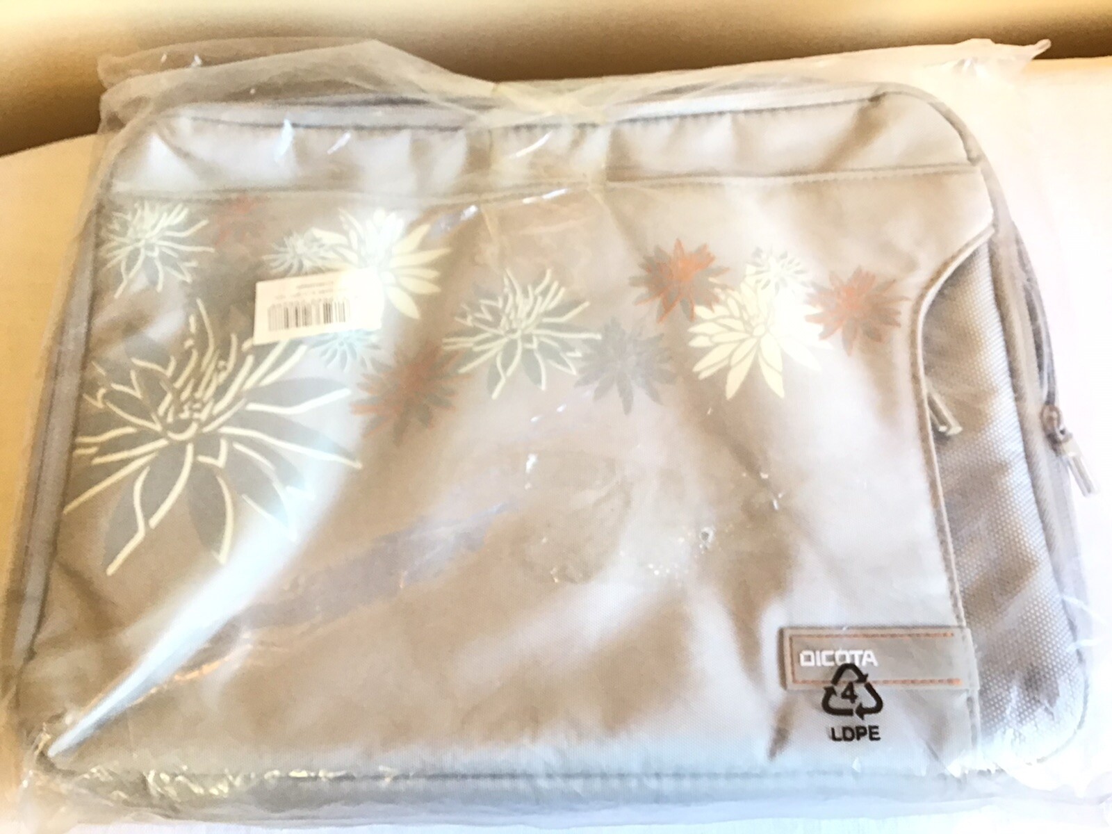 New Dicota Me Series Dee Slim Gray Floral Softbody Fabric Laptop Carrying Case