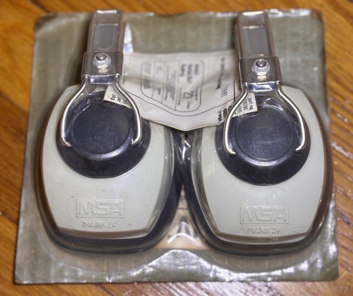 MSA Mark IV Hard Cap Mounting Ear Cups Kit Muffs 455785 NEW NOS From 1981