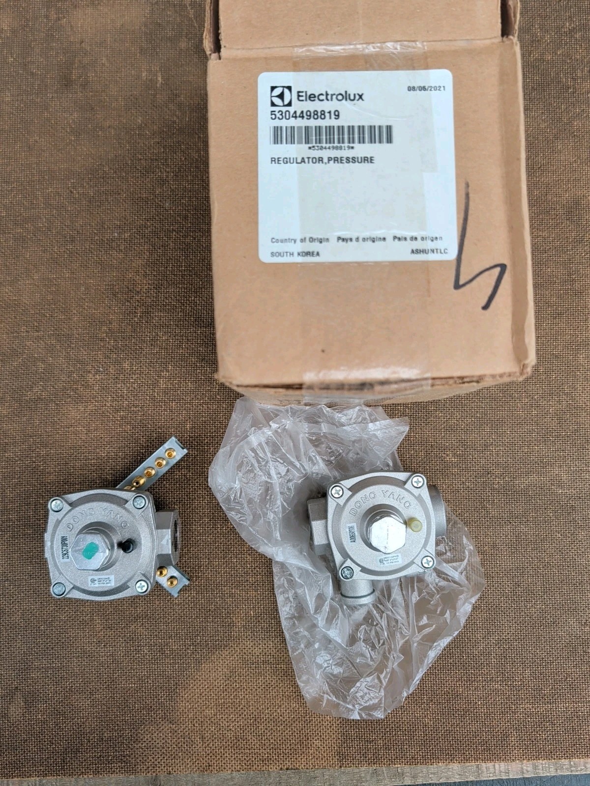 NEW ELECTROLUX REGULATOR PRESSURE 5304498819 +  Lp To Natural Gas Unknown Reg