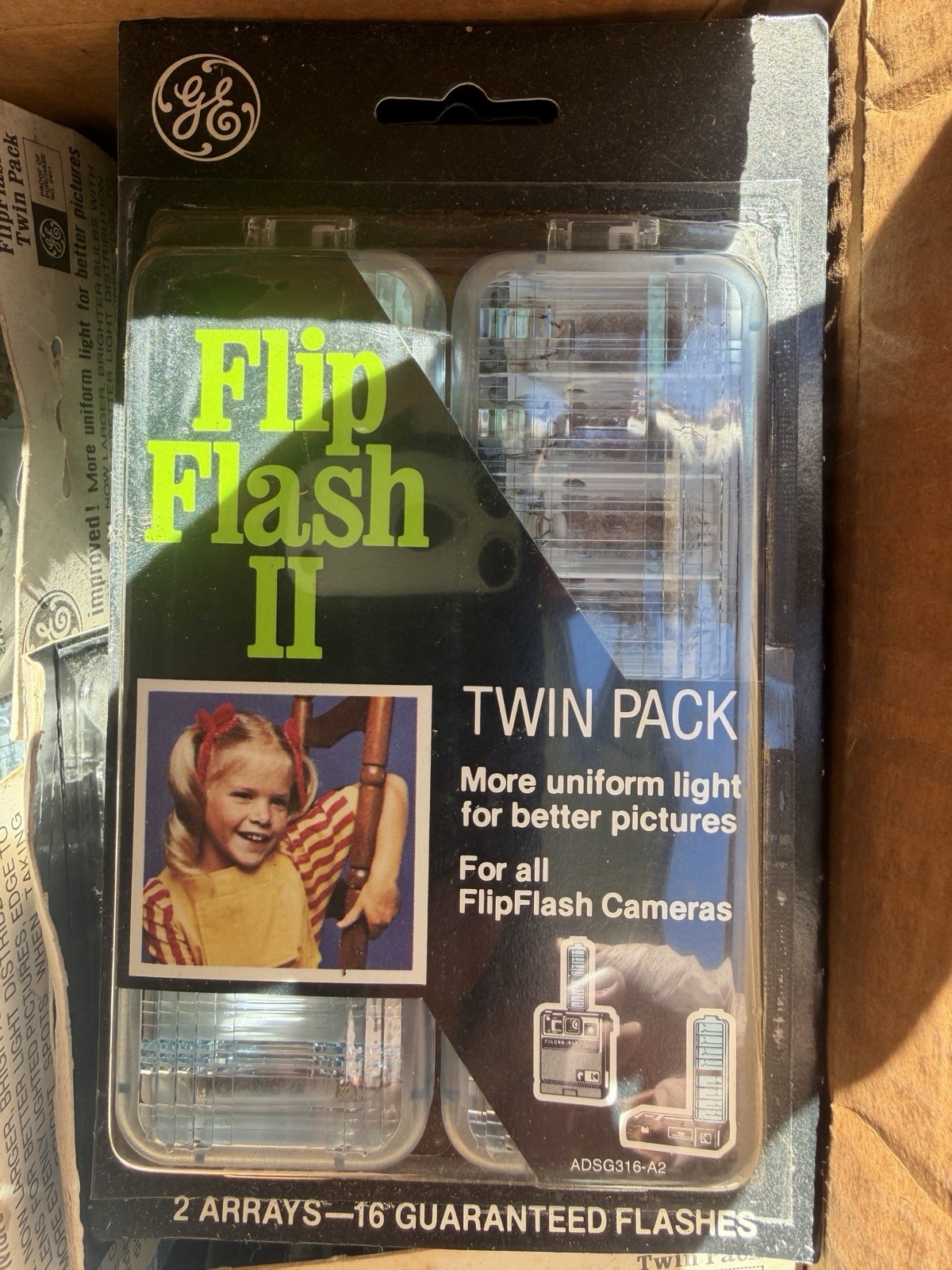 GE Flip Flash II Twin Pack Camera Bulbs 16 Flashes Made In USA Sealed NOS Vtg