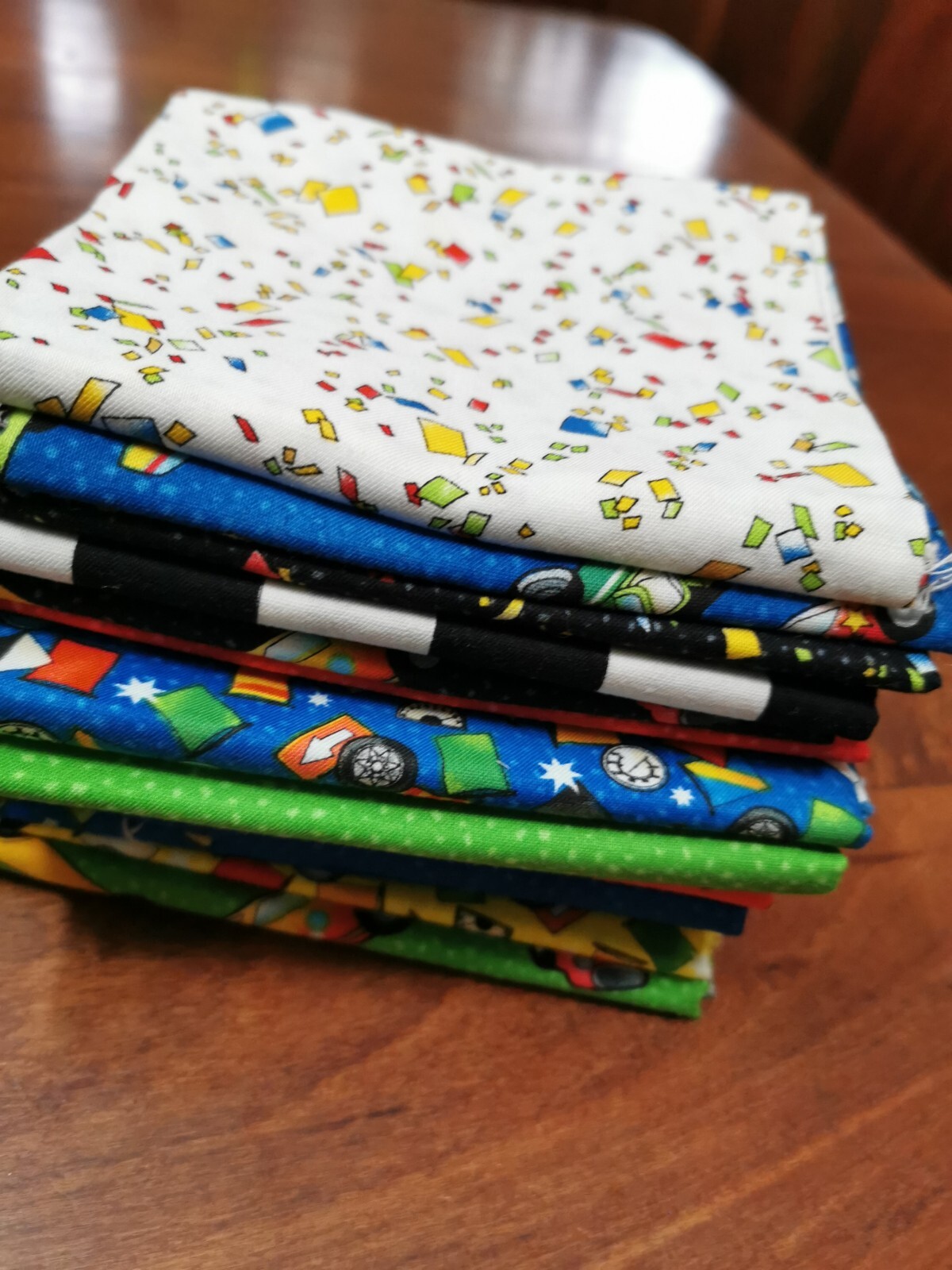 Fat Quarter Bundle: V'room Collection by Alvyn Inc.