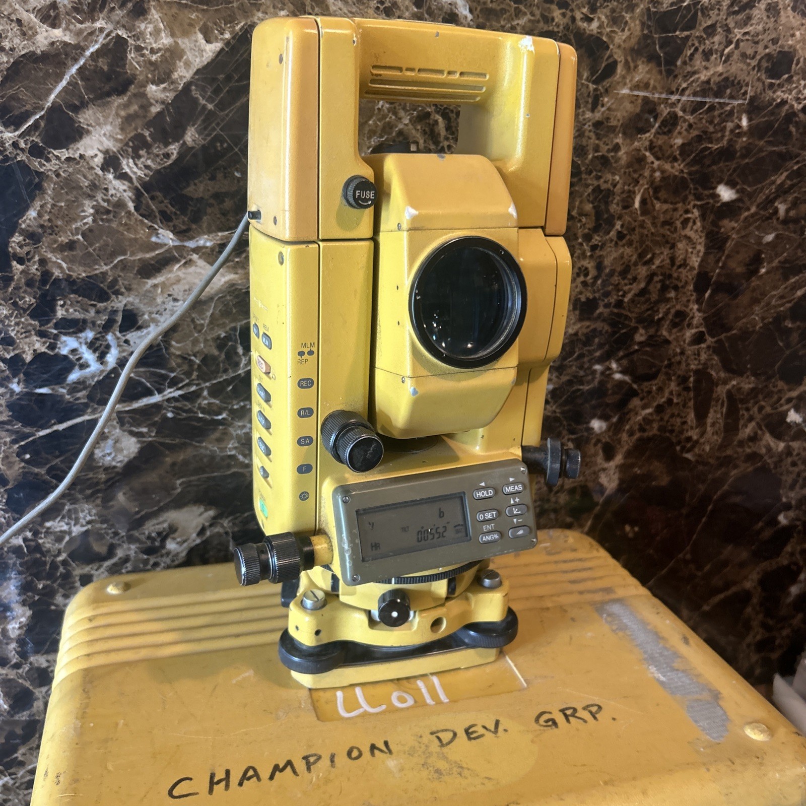 Topcon GTS 300 (m2” Total Station Dual Displays Surveying Equipment+case