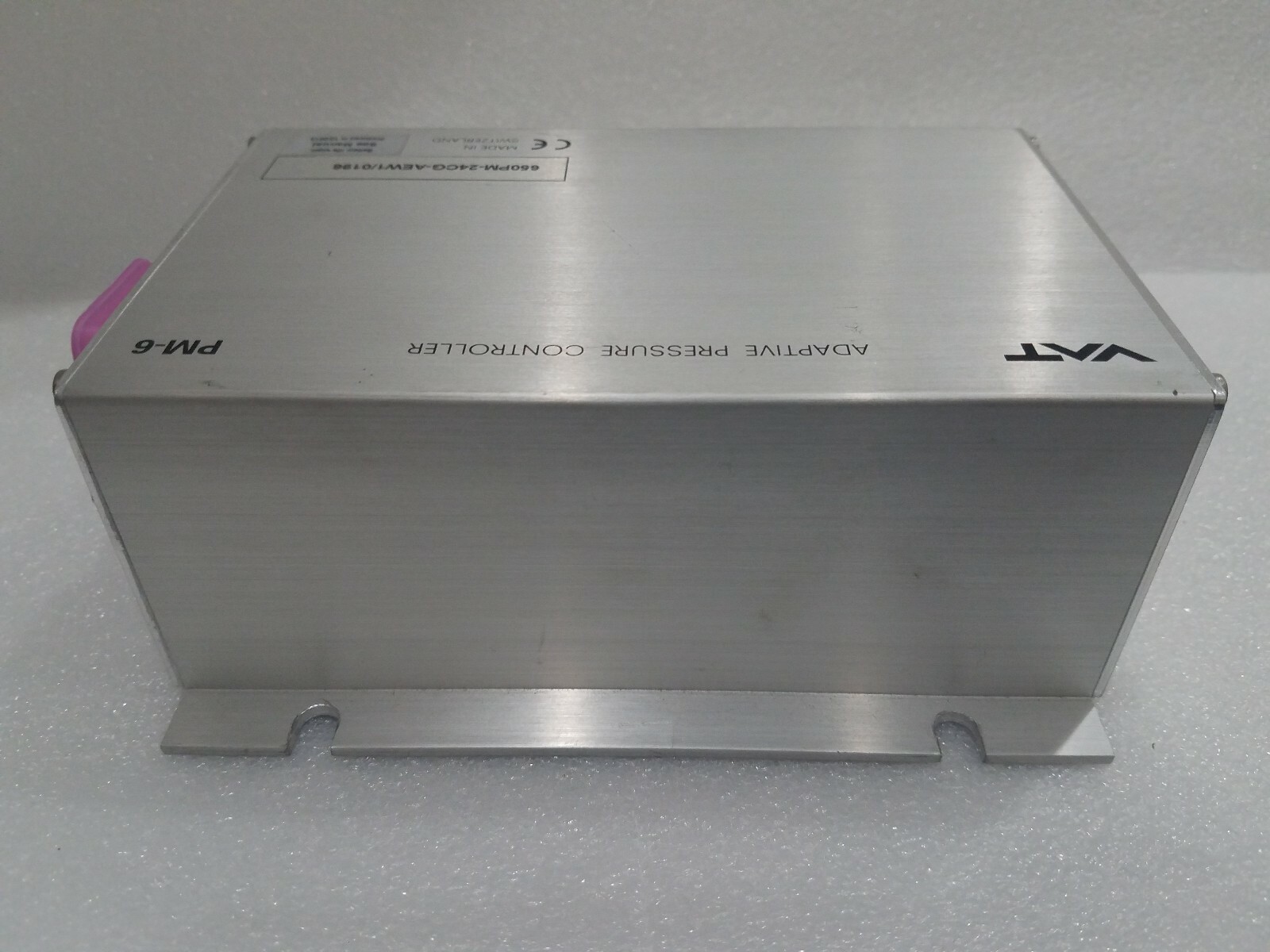 VAT Adaptive Pressure Controller PM6 650PM-24CG-AEW1/0196, used.