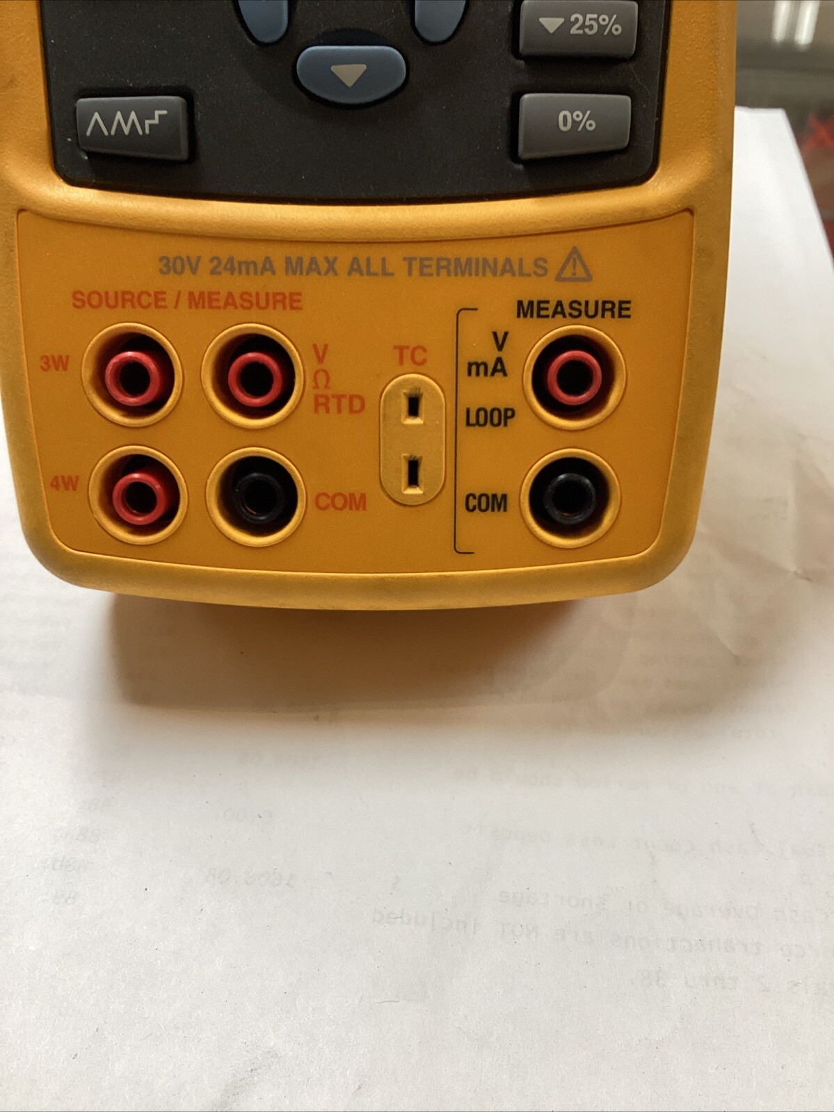 Fluke 724 Temperature Calibrator