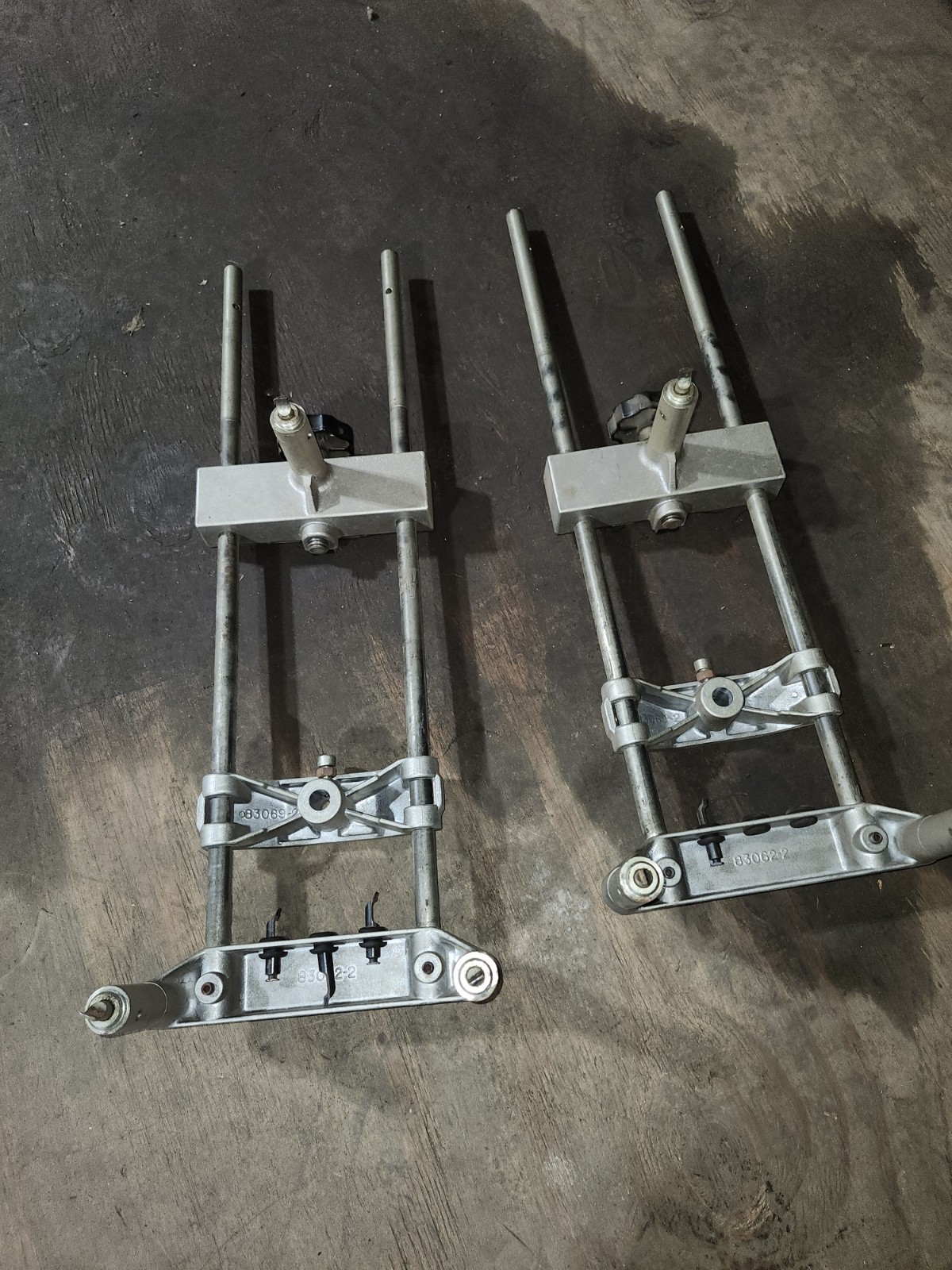 John Bean Vasualiner Automotive Allignment Machine Wheel Clamps