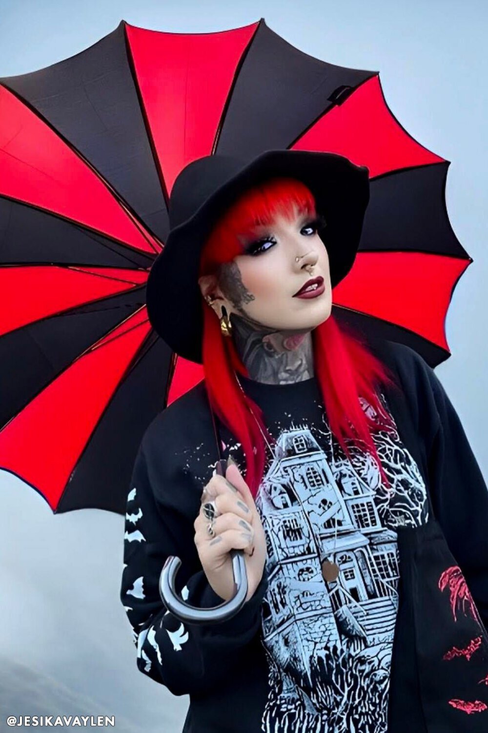 Batwing Pagoda Umbrella [BLACK/RED STRIPED] Goth Emo Fancy
