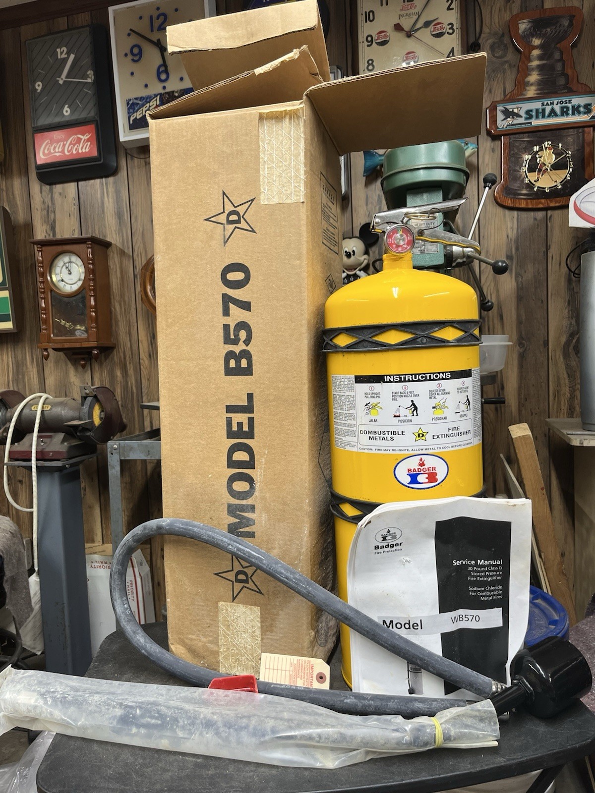 Badger B570 Class D Sodium Chloride Chemical Class D Fire Extinguisher - 30 lb