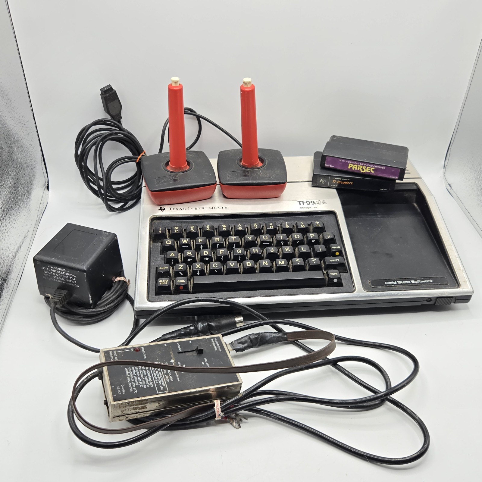 Texas Instruments TI-99/4A Vintage Home Computer Untested