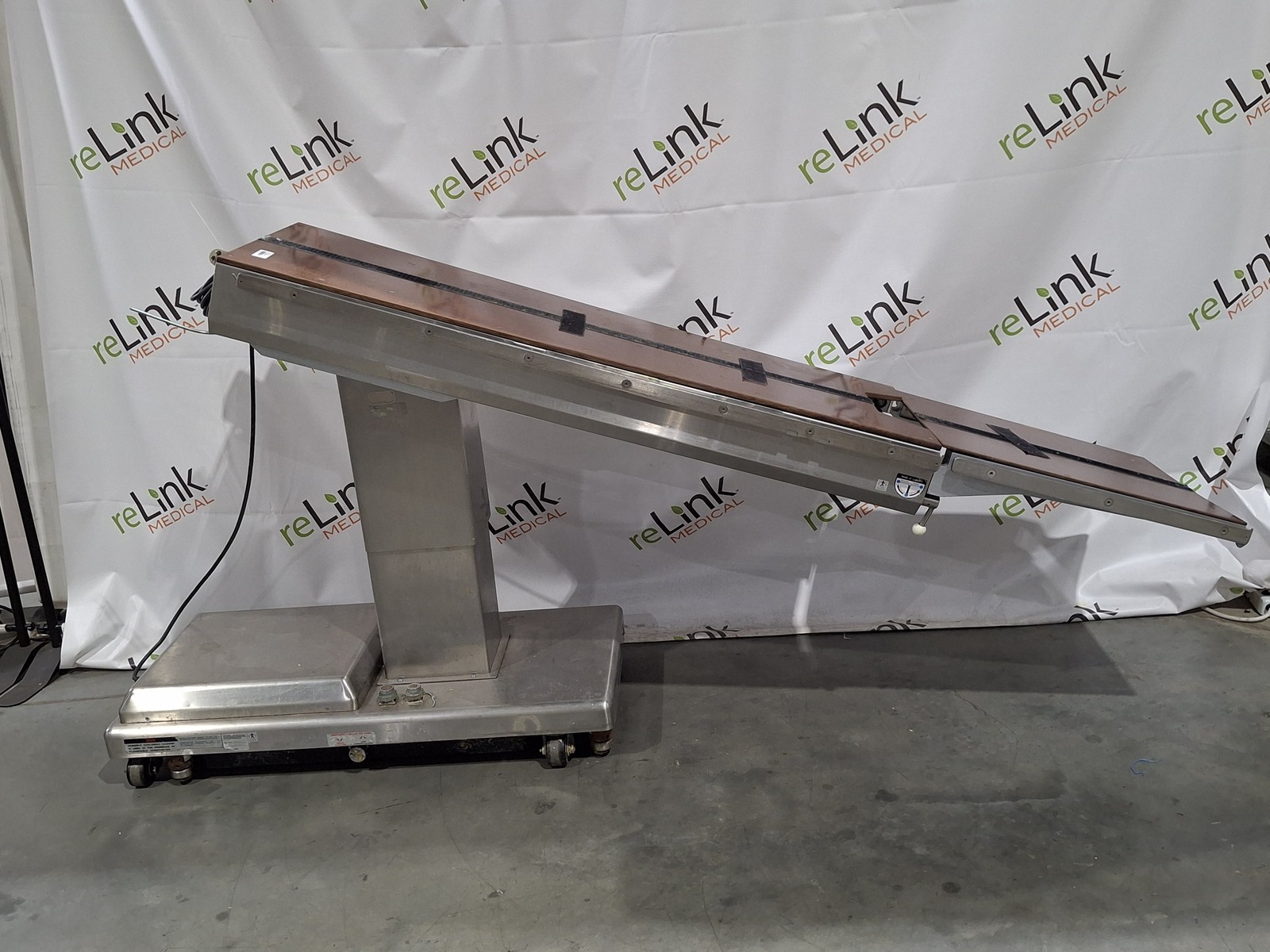 Skytron 3100A Surgical Table
