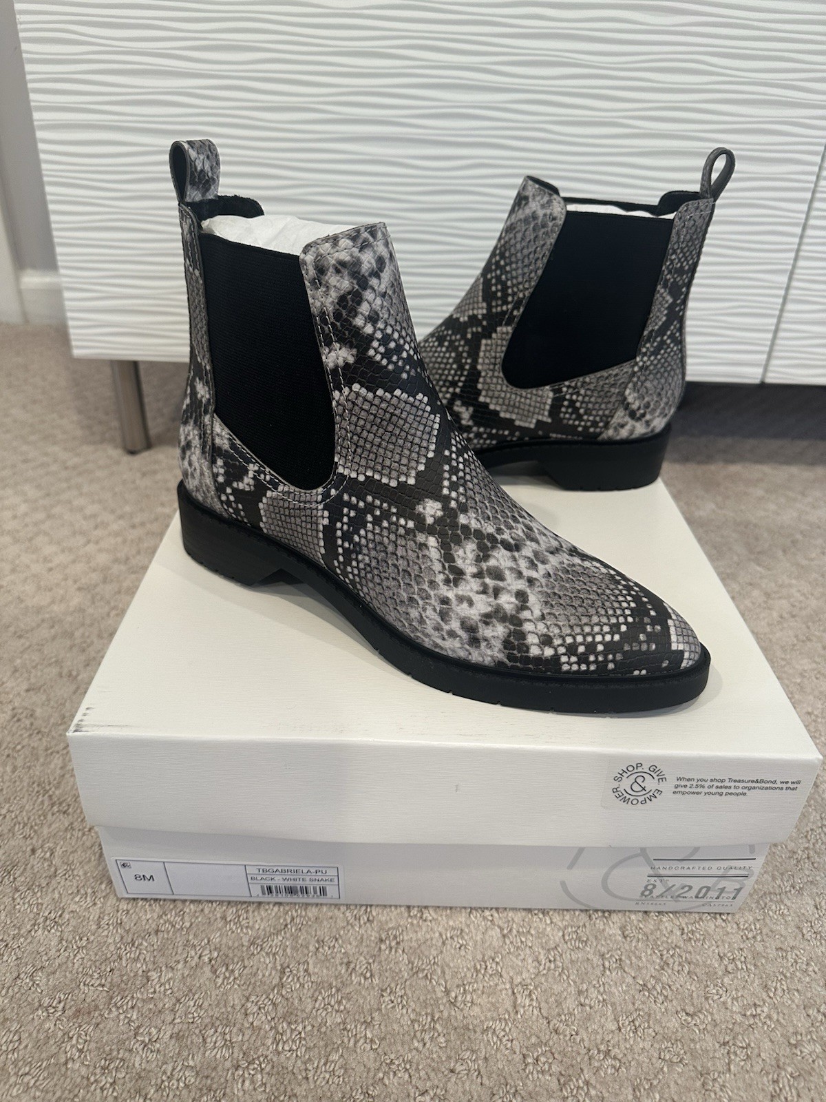 NIB Treasure & Bond Snakeskin Gabriella Size 8