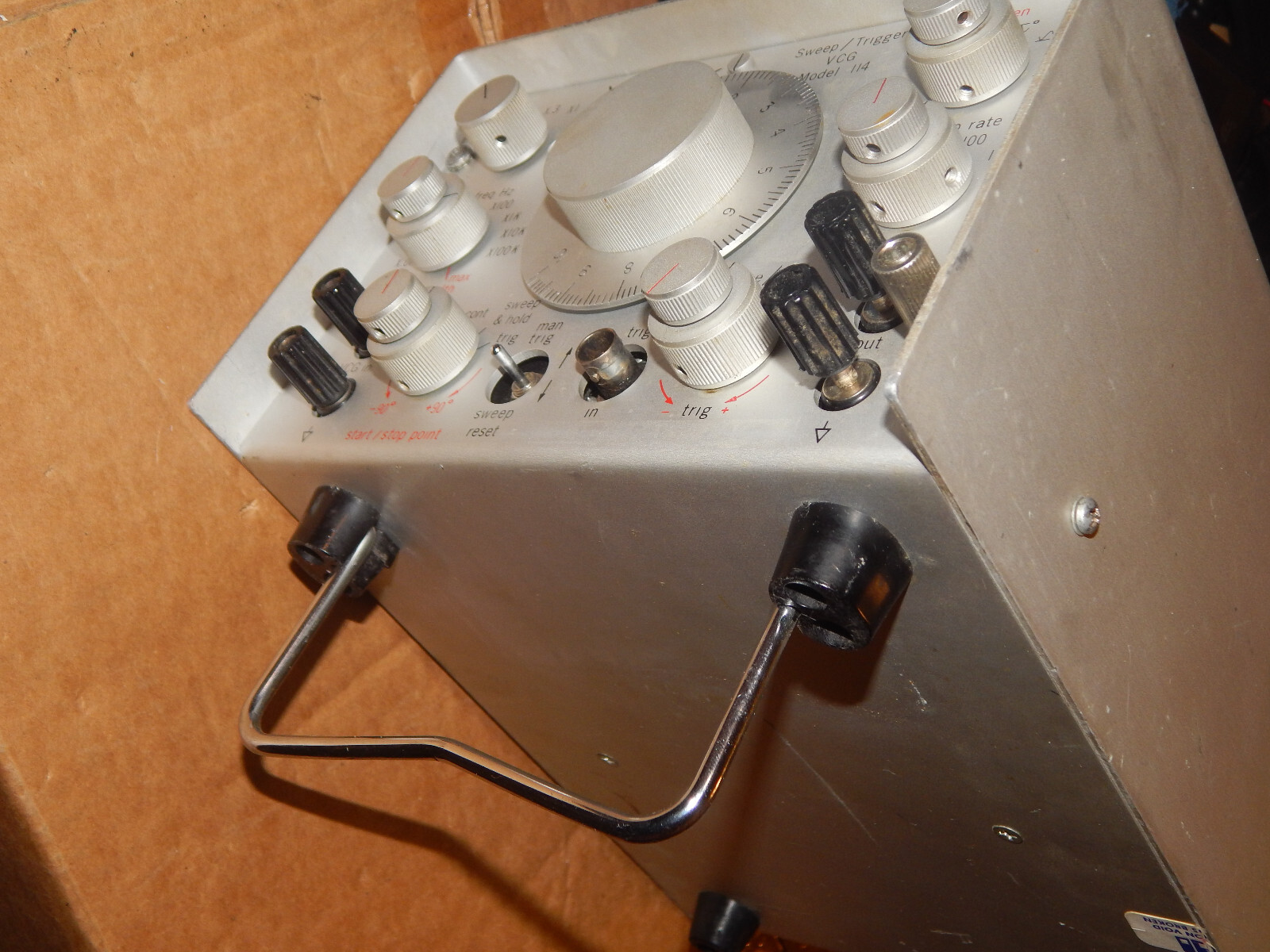 Wavetek Mo 114 Sweep/Trigger VCG Laboratory Grade Audio Waveform Generator w/Man