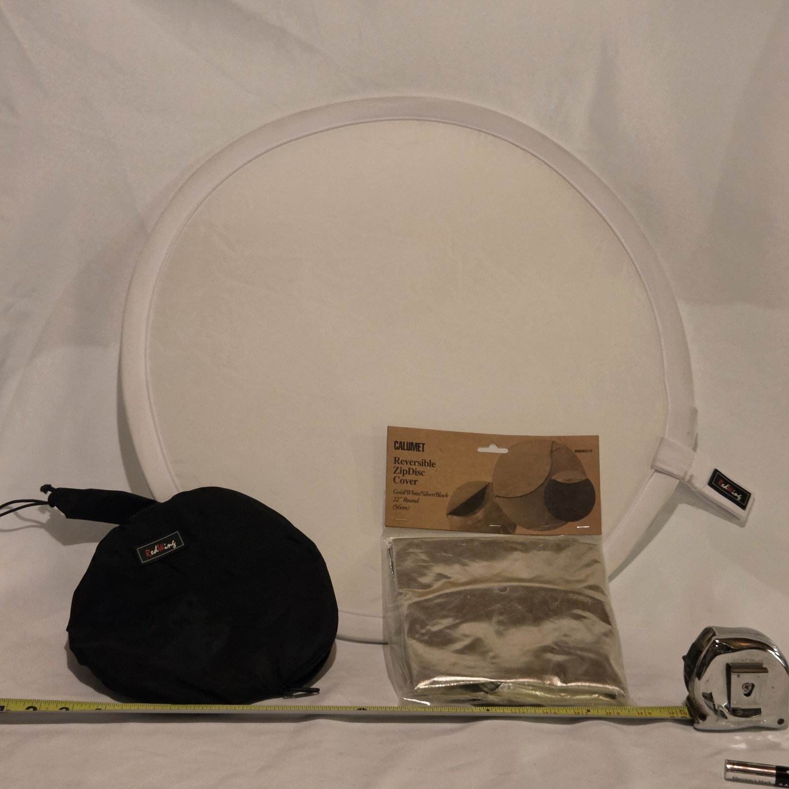Red Wing Photo Diffuser White 22 Inches & Calumet Reversible Zip Disc Cover