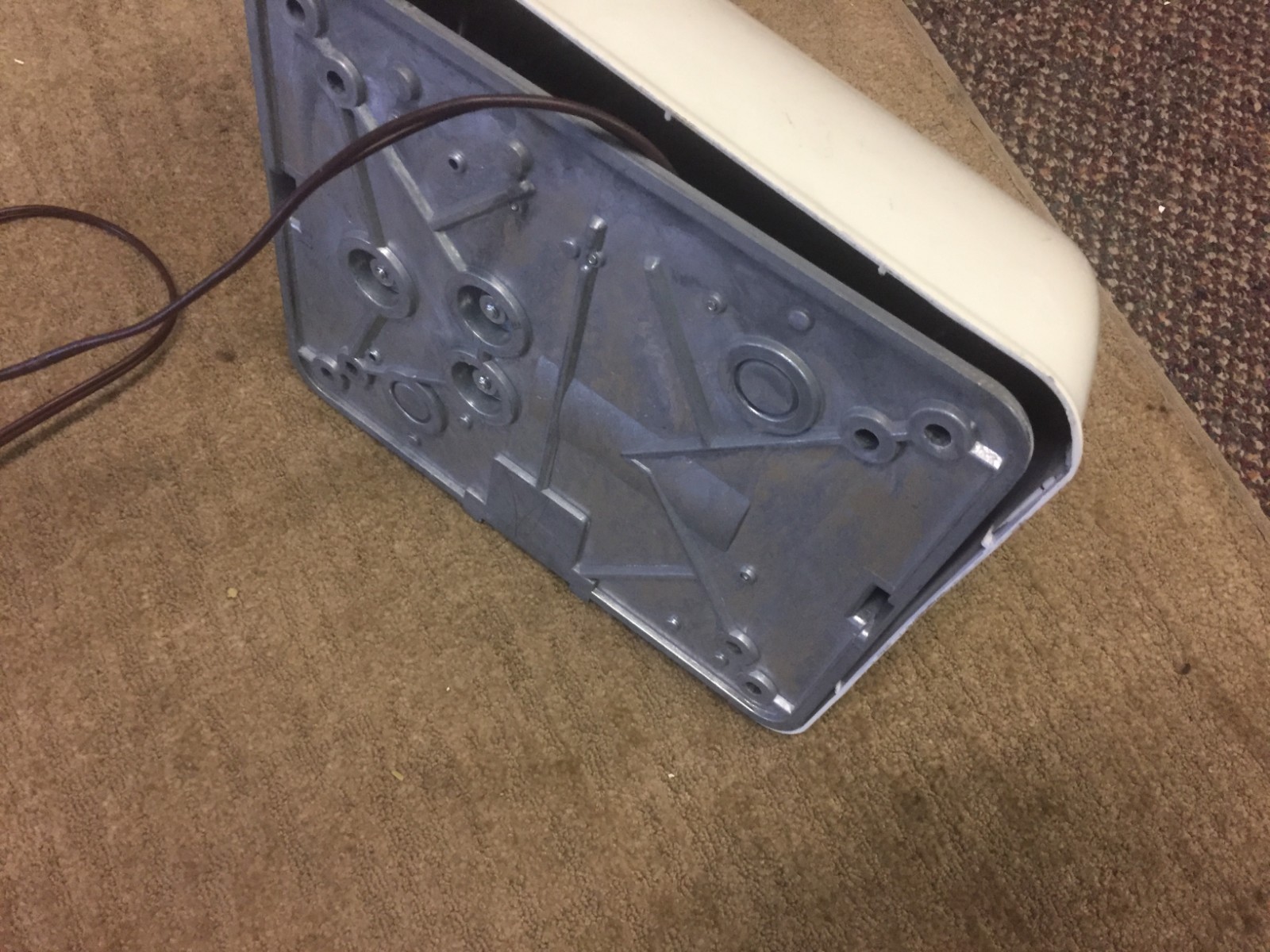 USED SSS HANDS OFF HAND DRYER MODEL HO-IL-IW 110 A